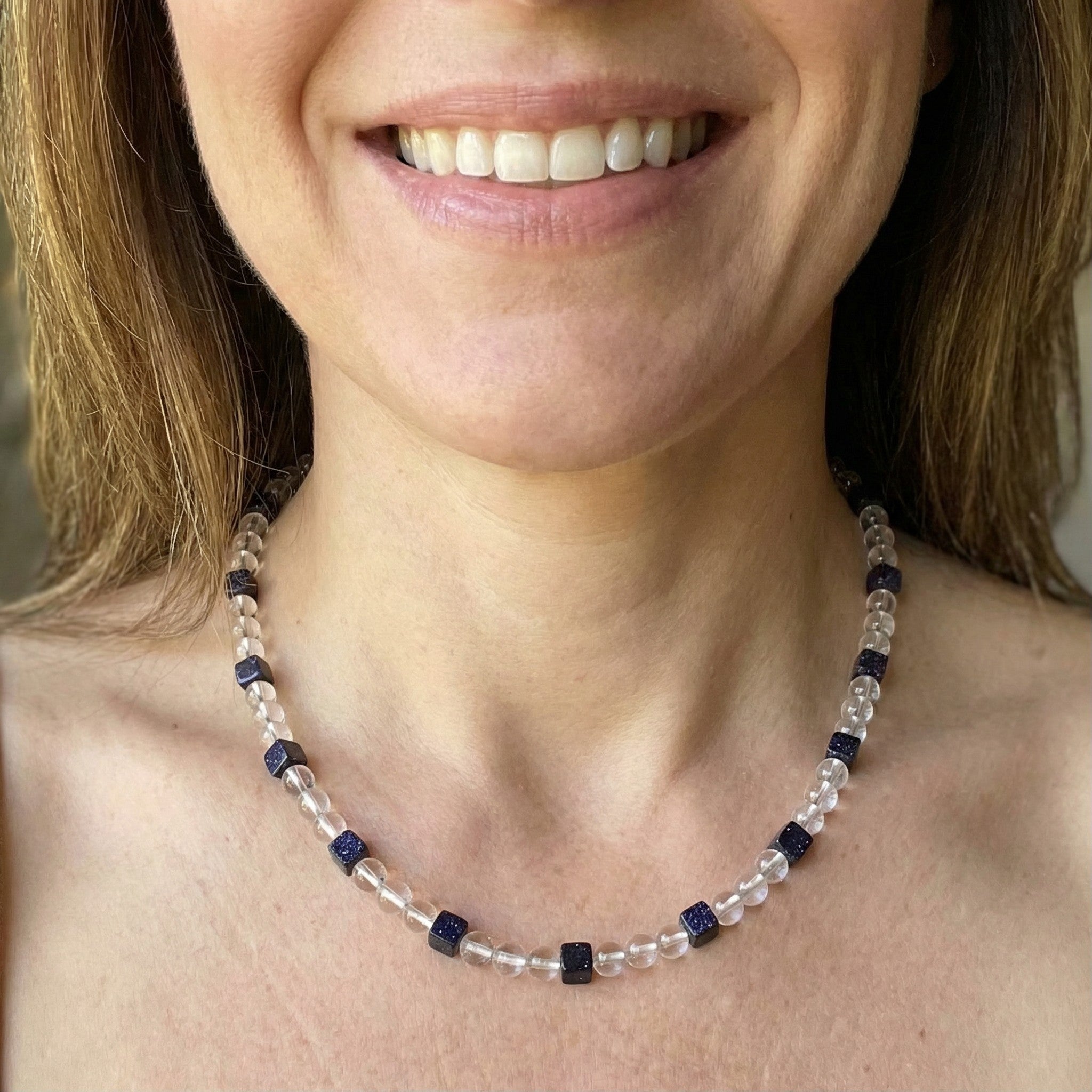 Bergkristall Kugel Halskette mit Blaufluss