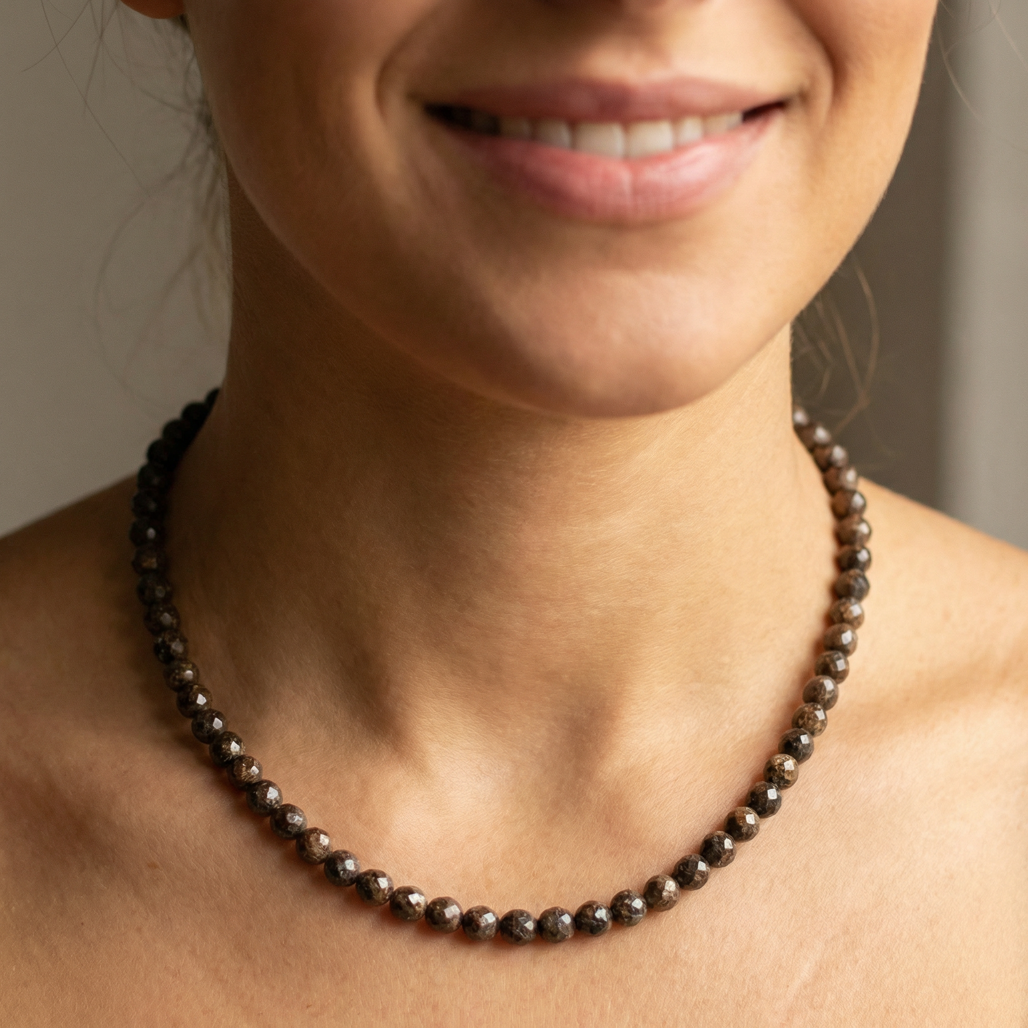 Bronzit Halskette