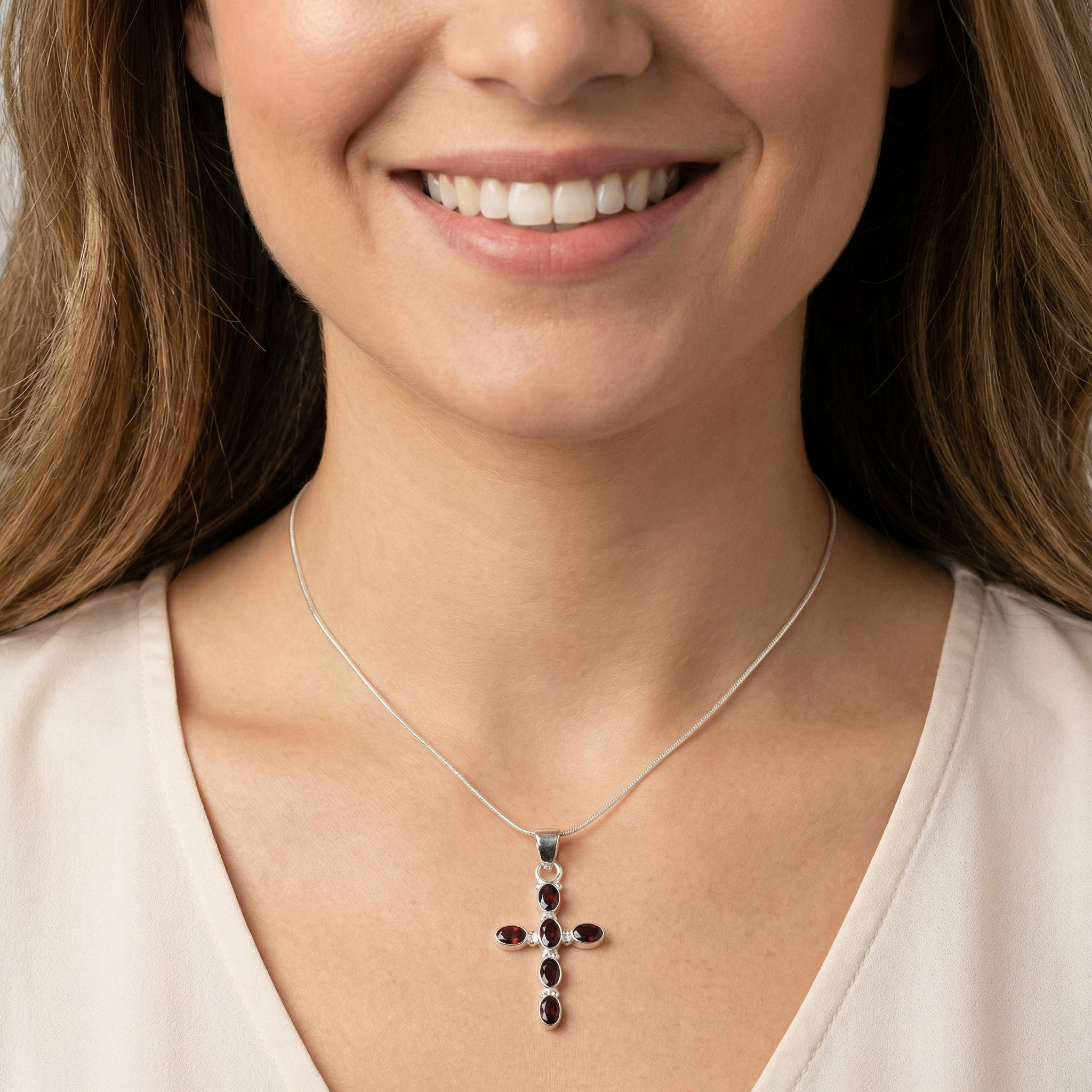 Granat Anhänger Kreuz