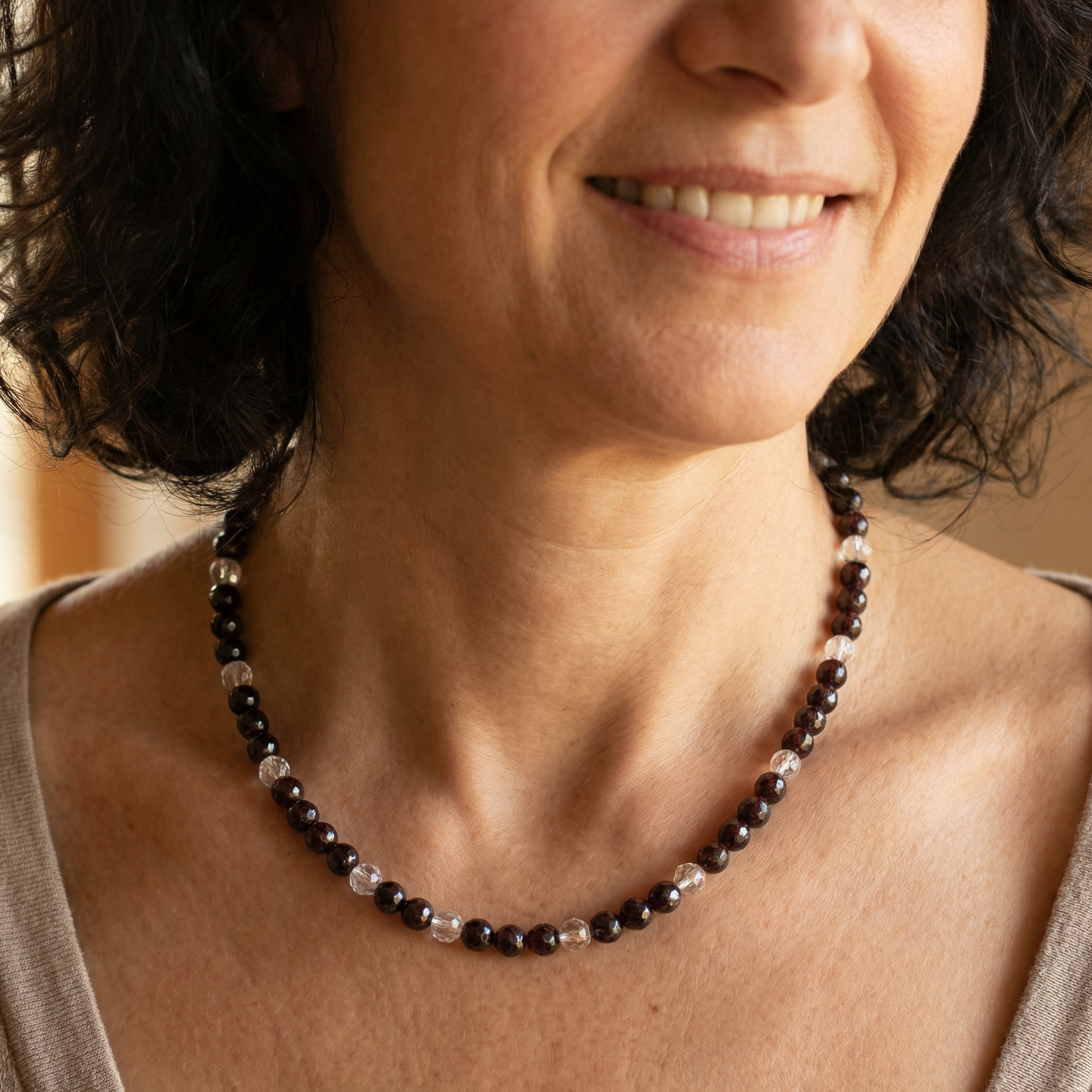 Facettierte Granat Halskette mit Bergkristall 6mm