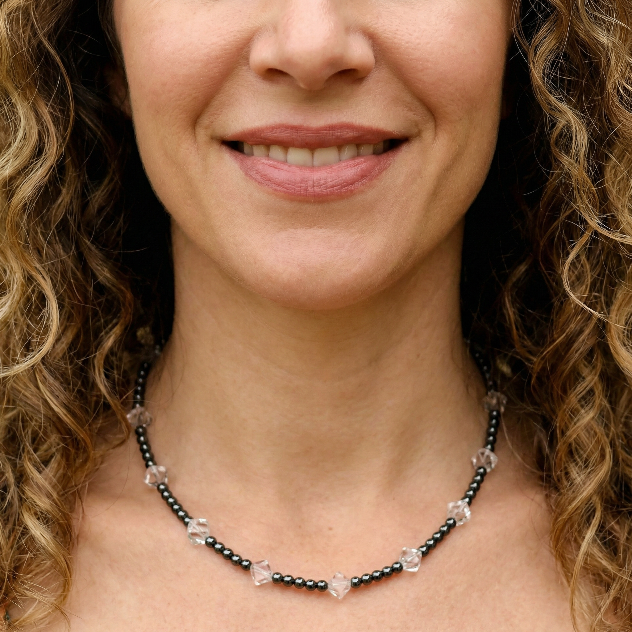 Hämatit Halskette 4mm mit Bergkristall-Würfel