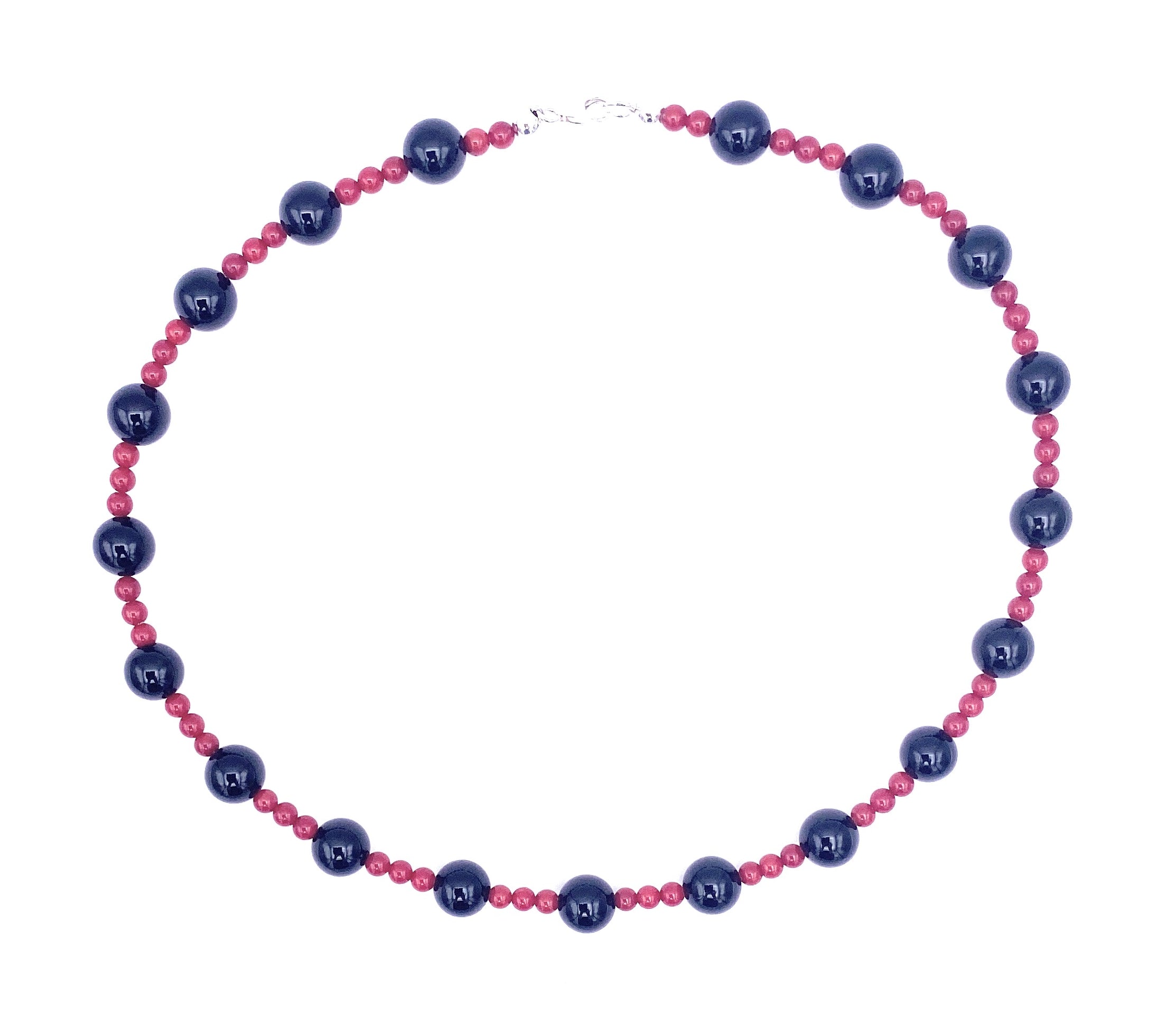 Korallenkette mit Onyx Kugeln