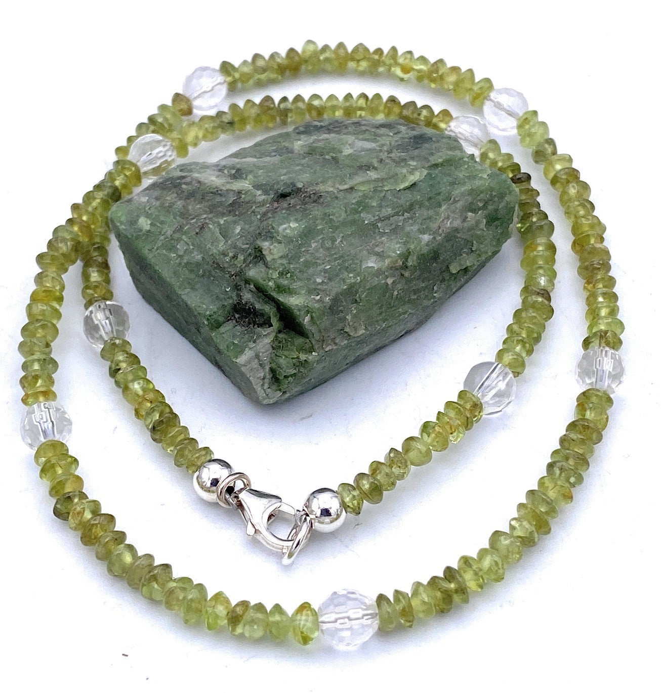 Peridot Linsen Halskette 4mm mit Bergkristall