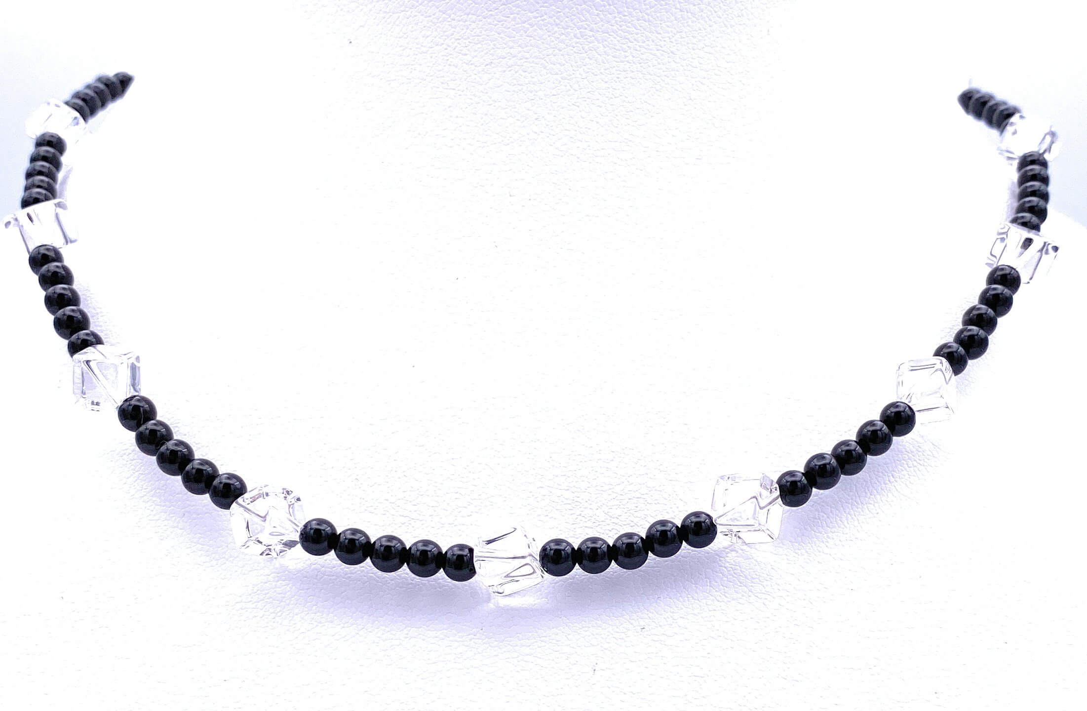 Onyx Halskette 4mm mit Bergkristall Würfel