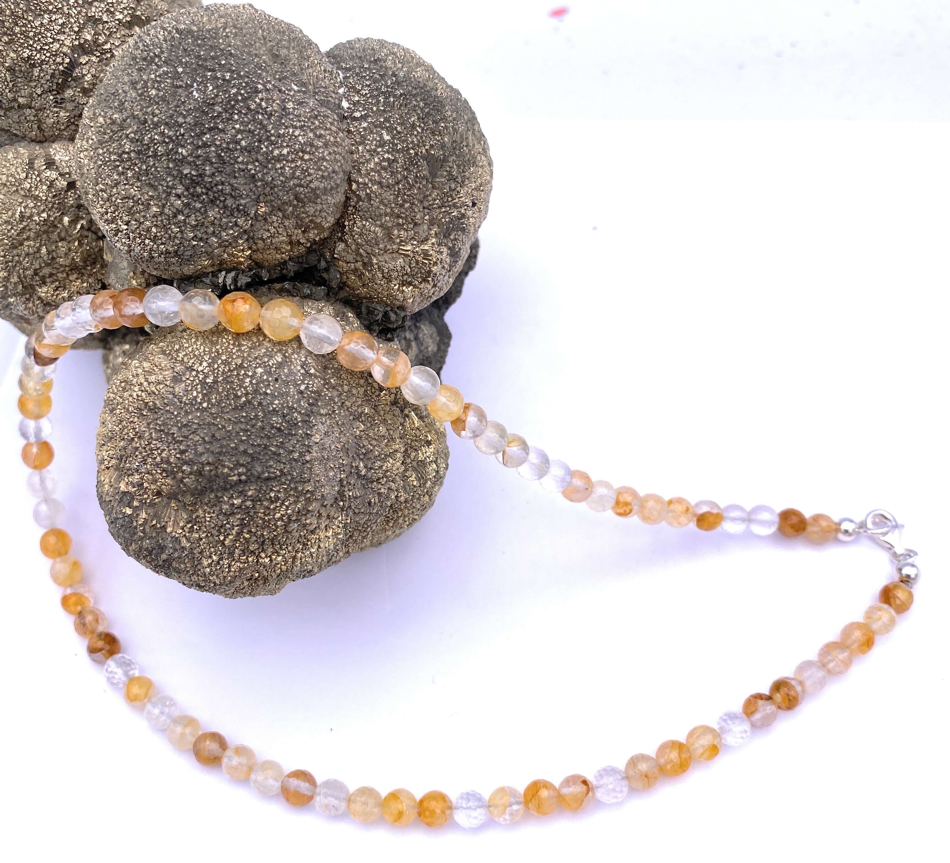 Eisenkiesel Halskette