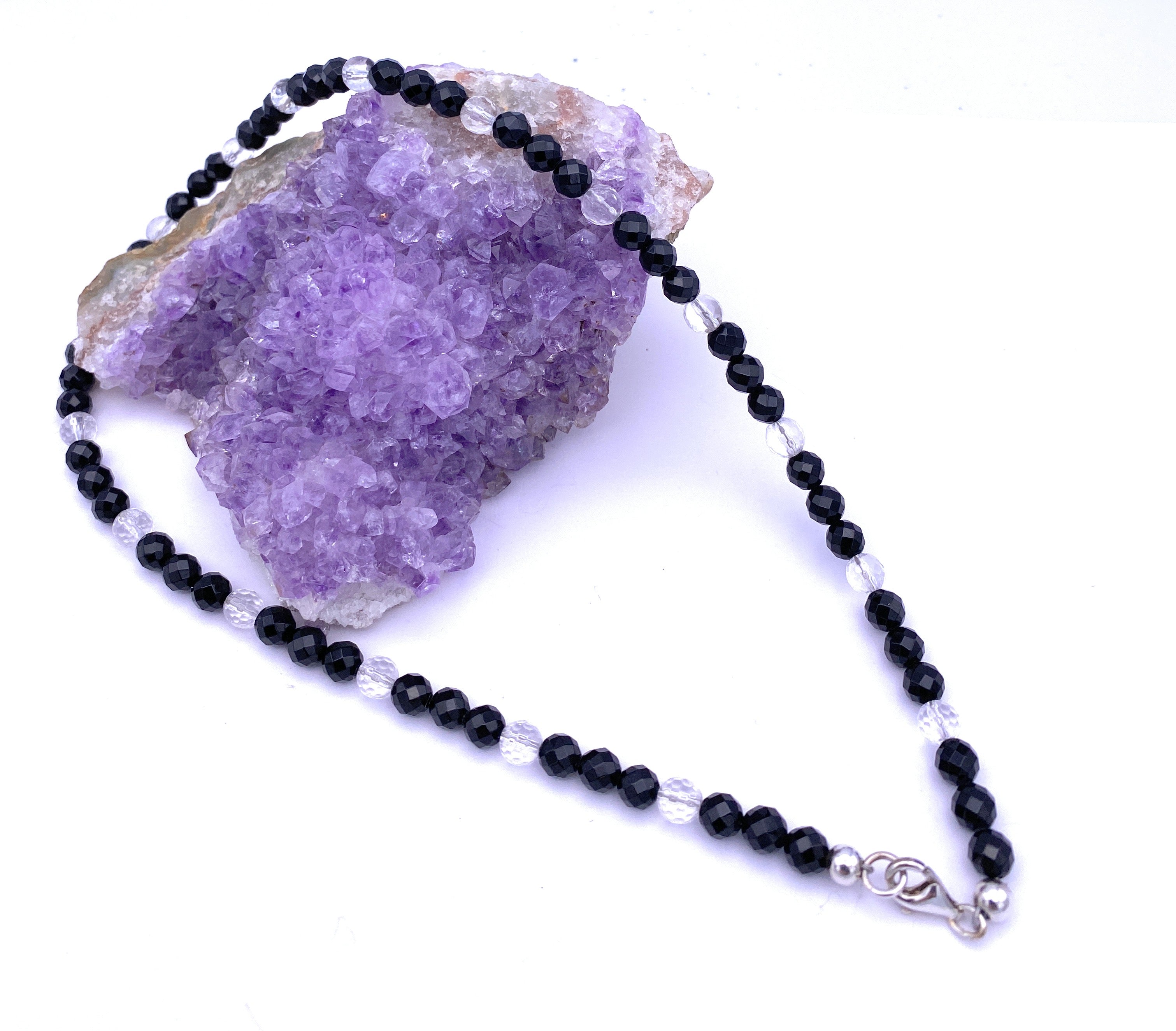 Facettierte Onyx Halskette 6mm mit Bergkristall