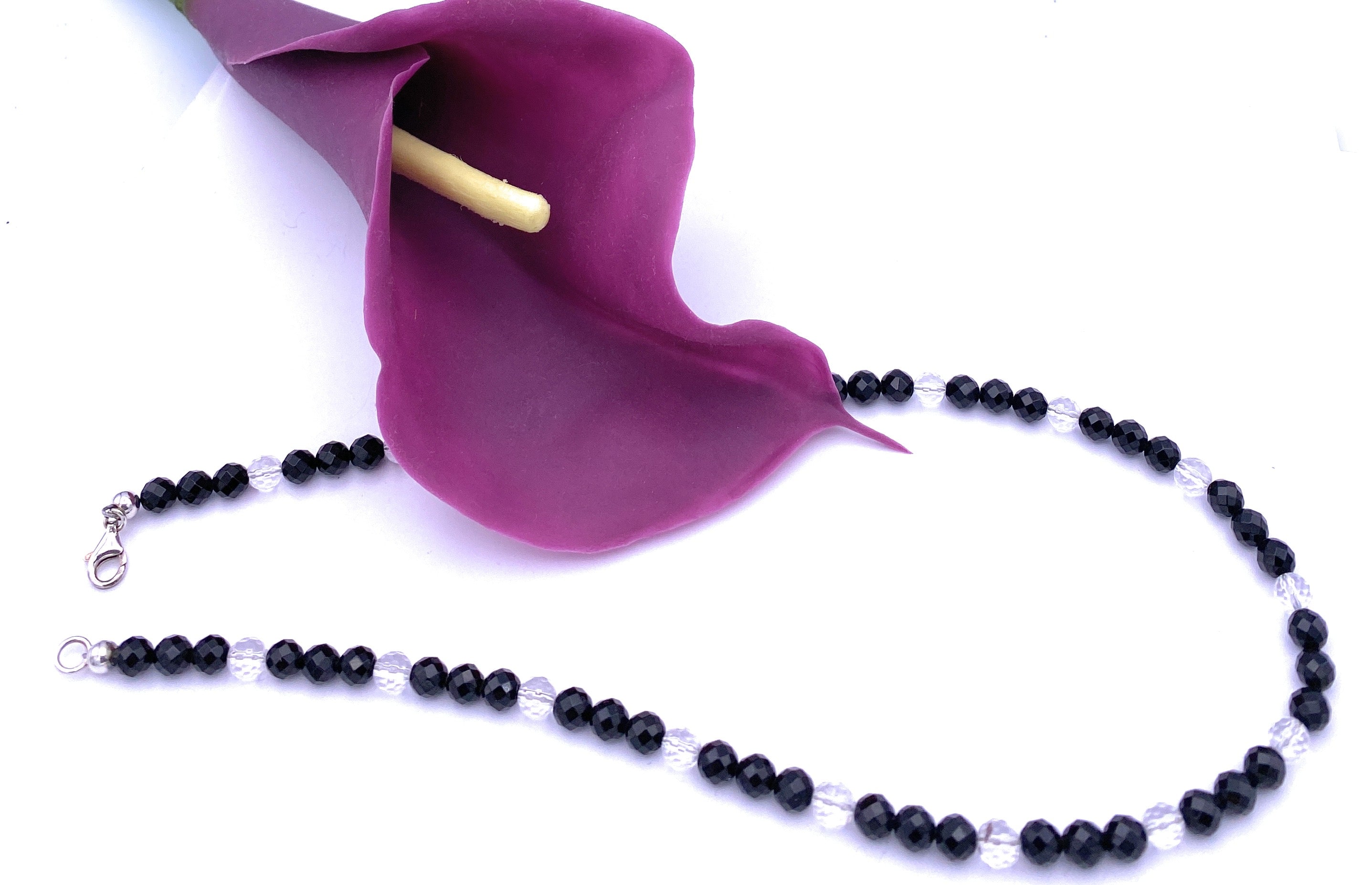 Facettierte Onyx Halskette 6mm mit Bergkristall