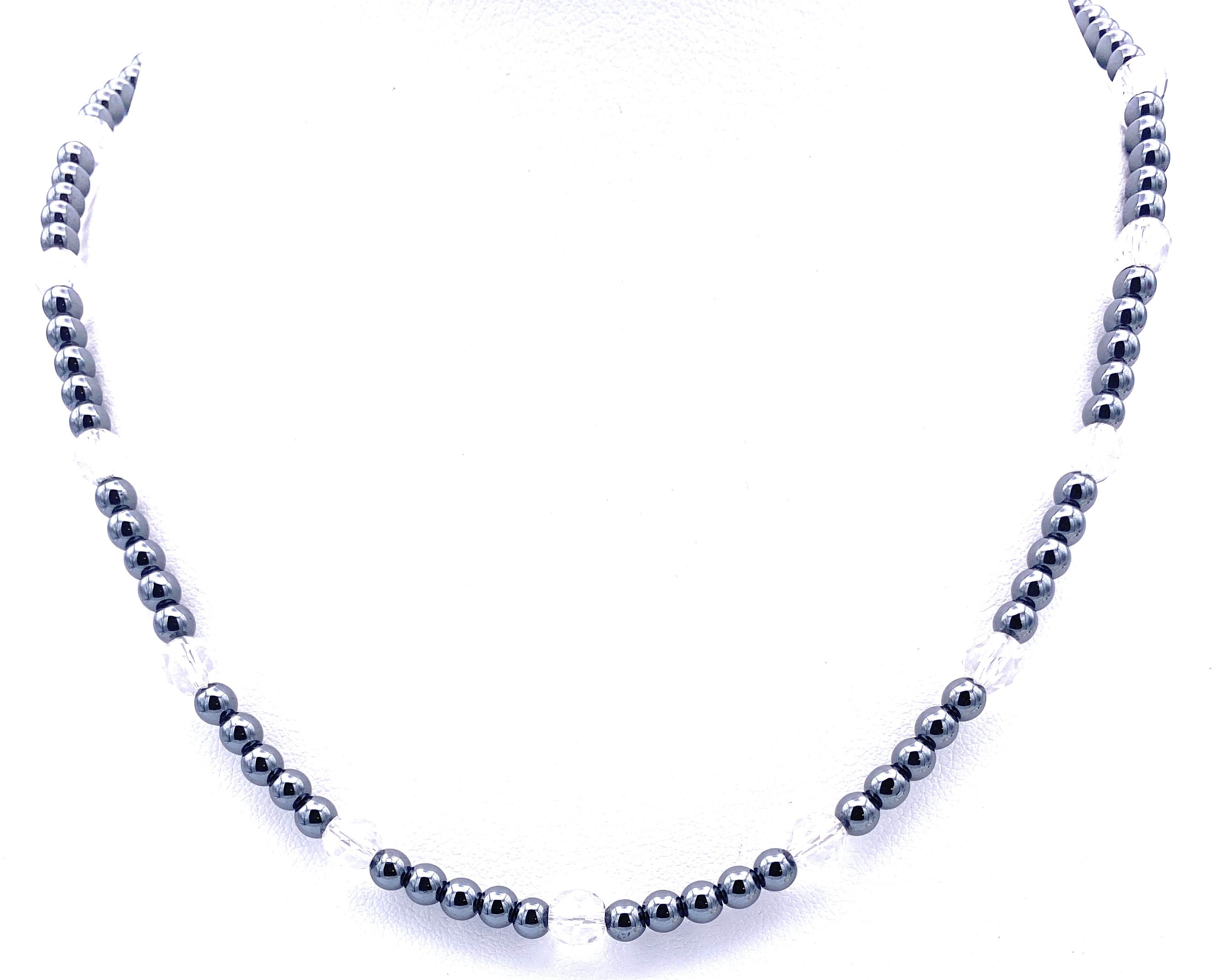 Hämatin Halskette 4mm mit Bergkristall