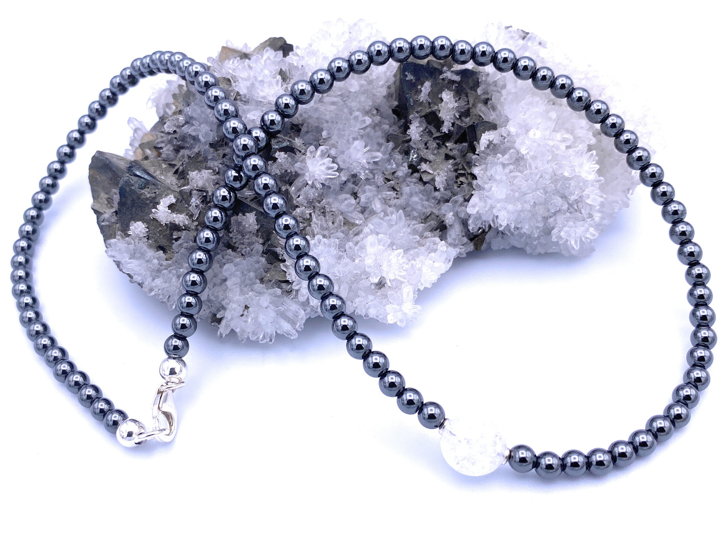 Hämatin Halskette mit Bergkristall Kugel
