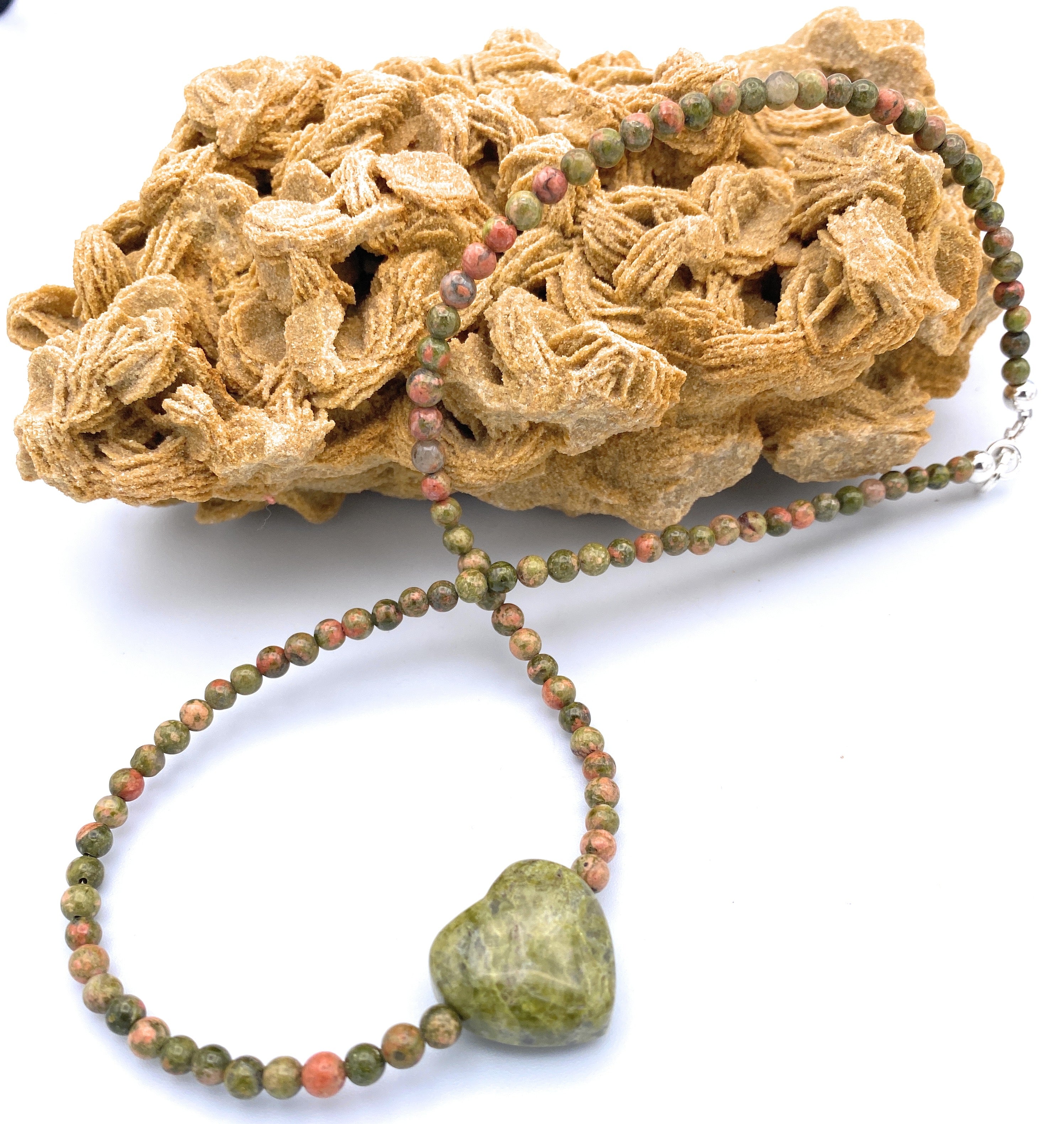 Epidot -Unakit Halskette mit Herz