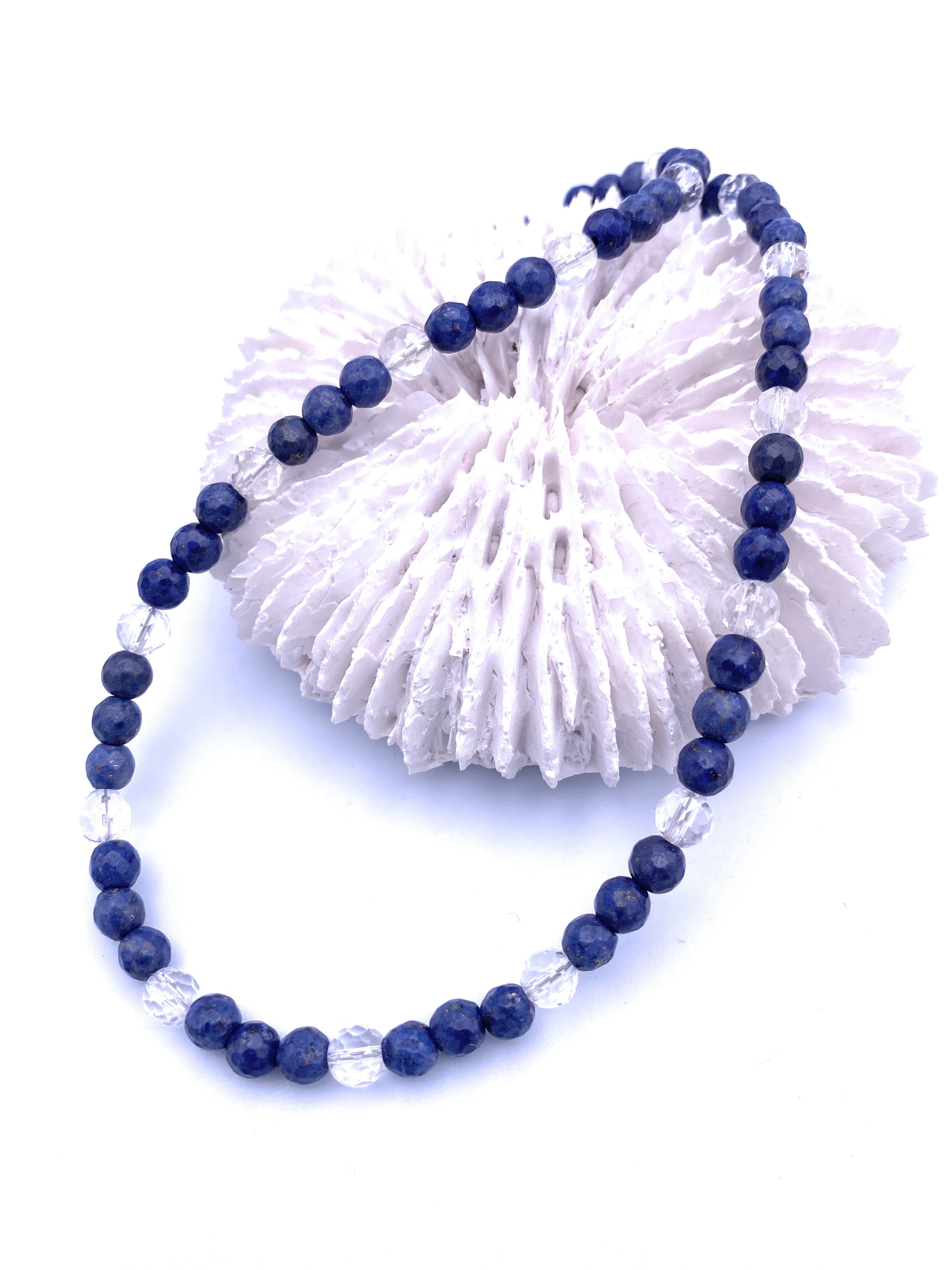 Facettierte Dumortierit Halskette mit Bergkristall 6mm