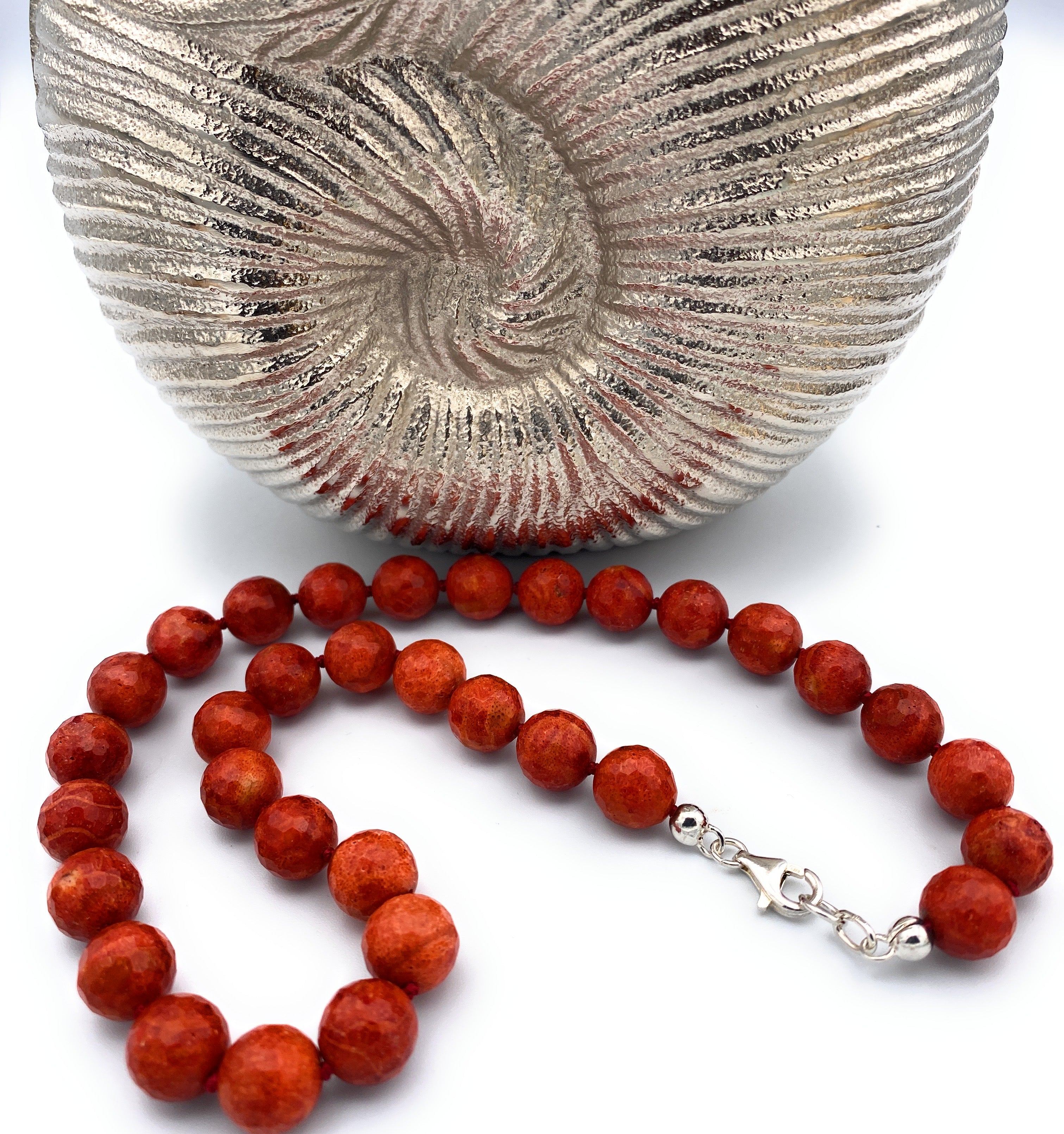 Facettierte Schaumkorallen Halskette 12mm