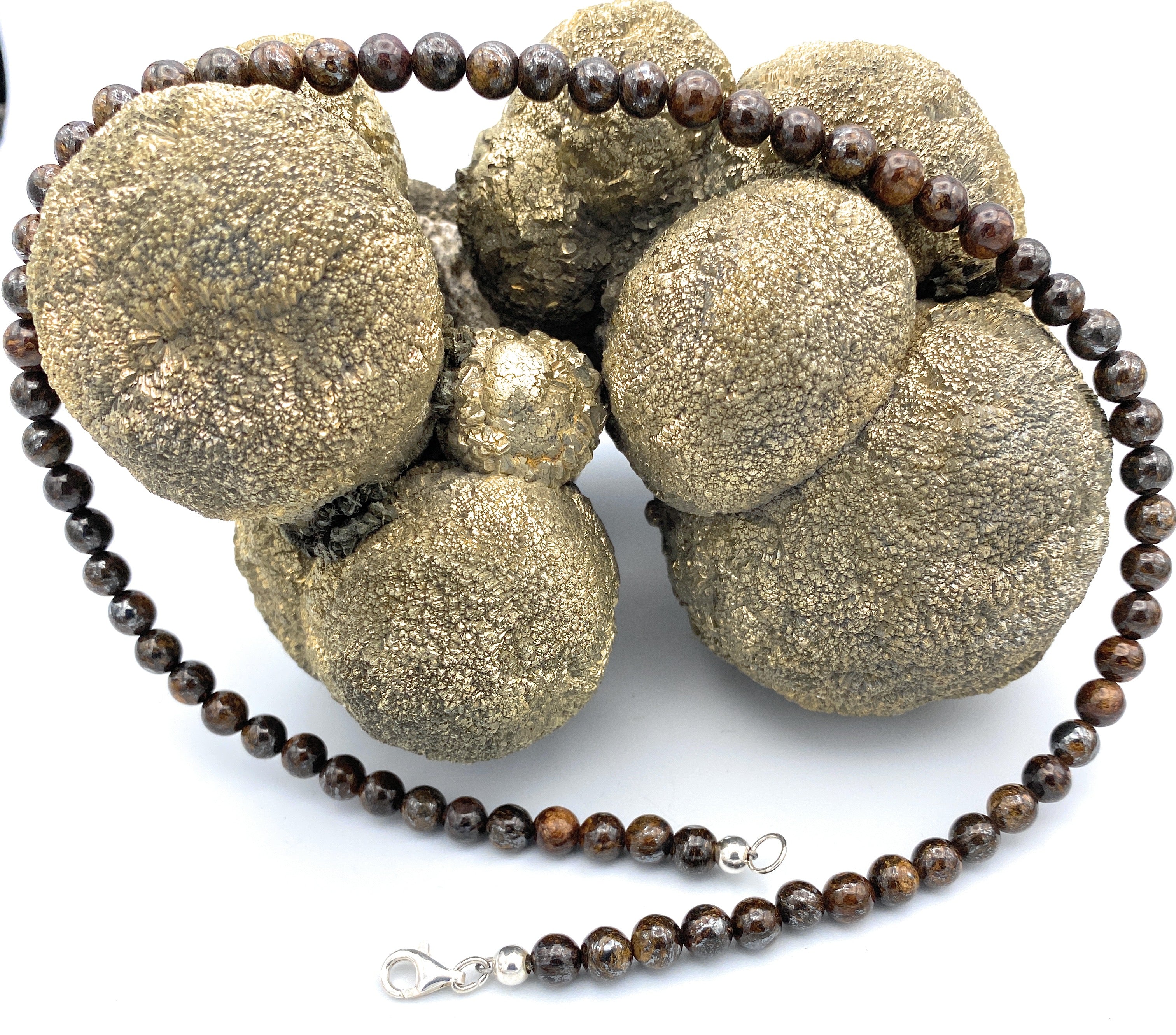 Edle Bronzit Halskette