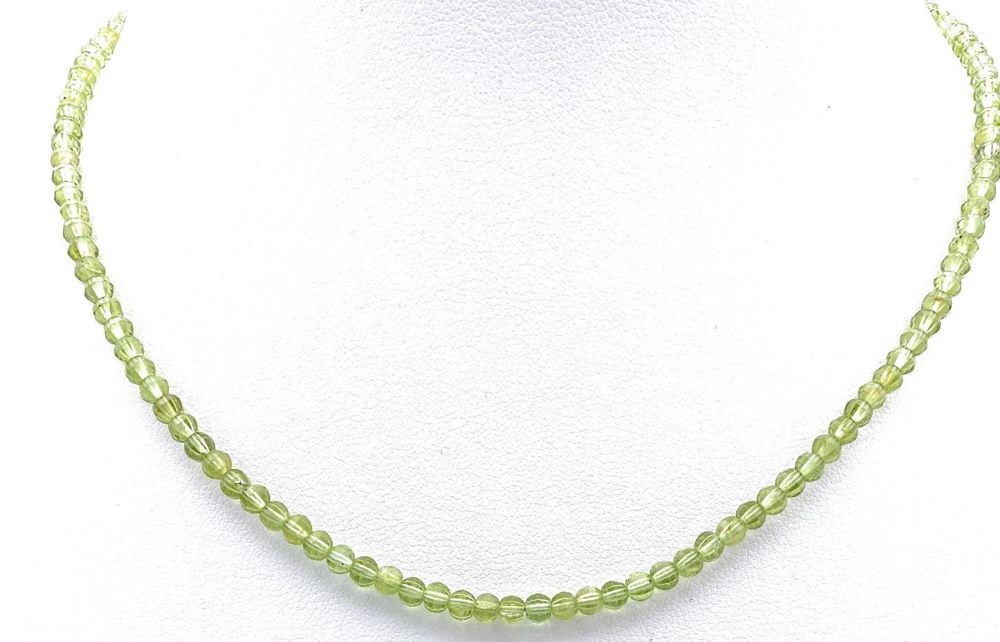 Facettierte Peridot Halskette 4mm