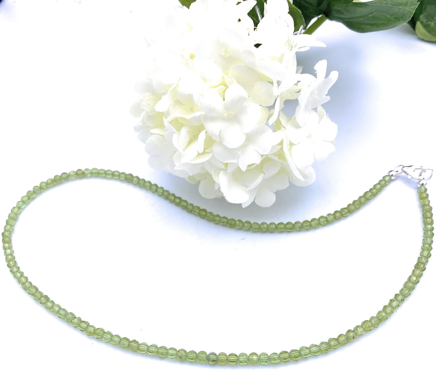 Facettierte Peridot Halskette 4mm