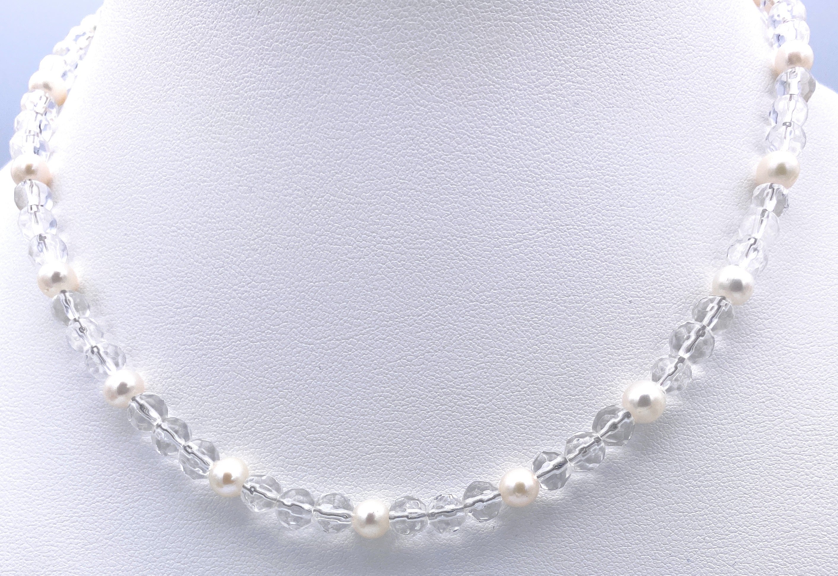 Facettierte Bergkristall Halskette 6mm mit Süßwasserperlen