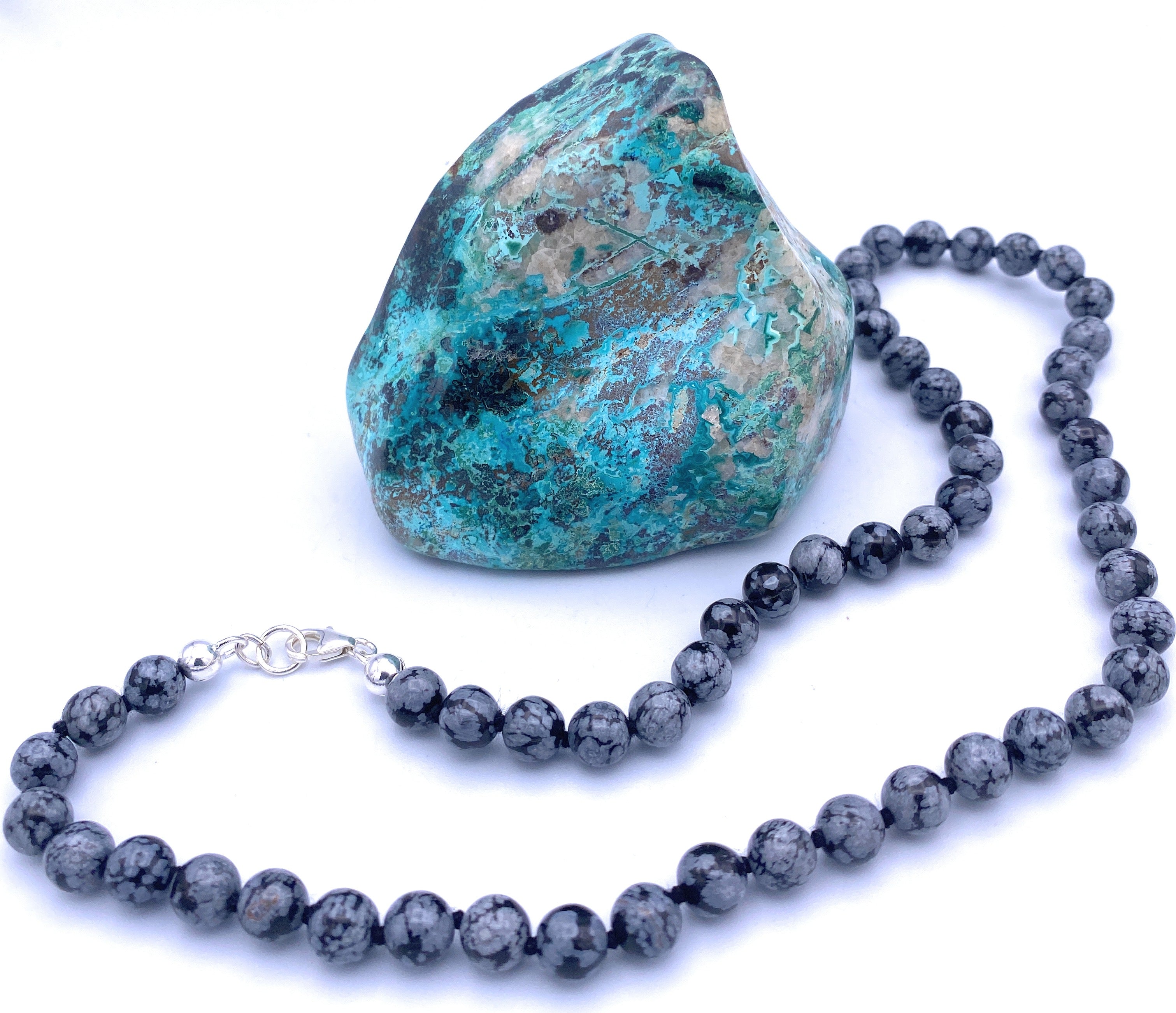 Schneeflocken-Obsidian Kugel Halskette 8mm