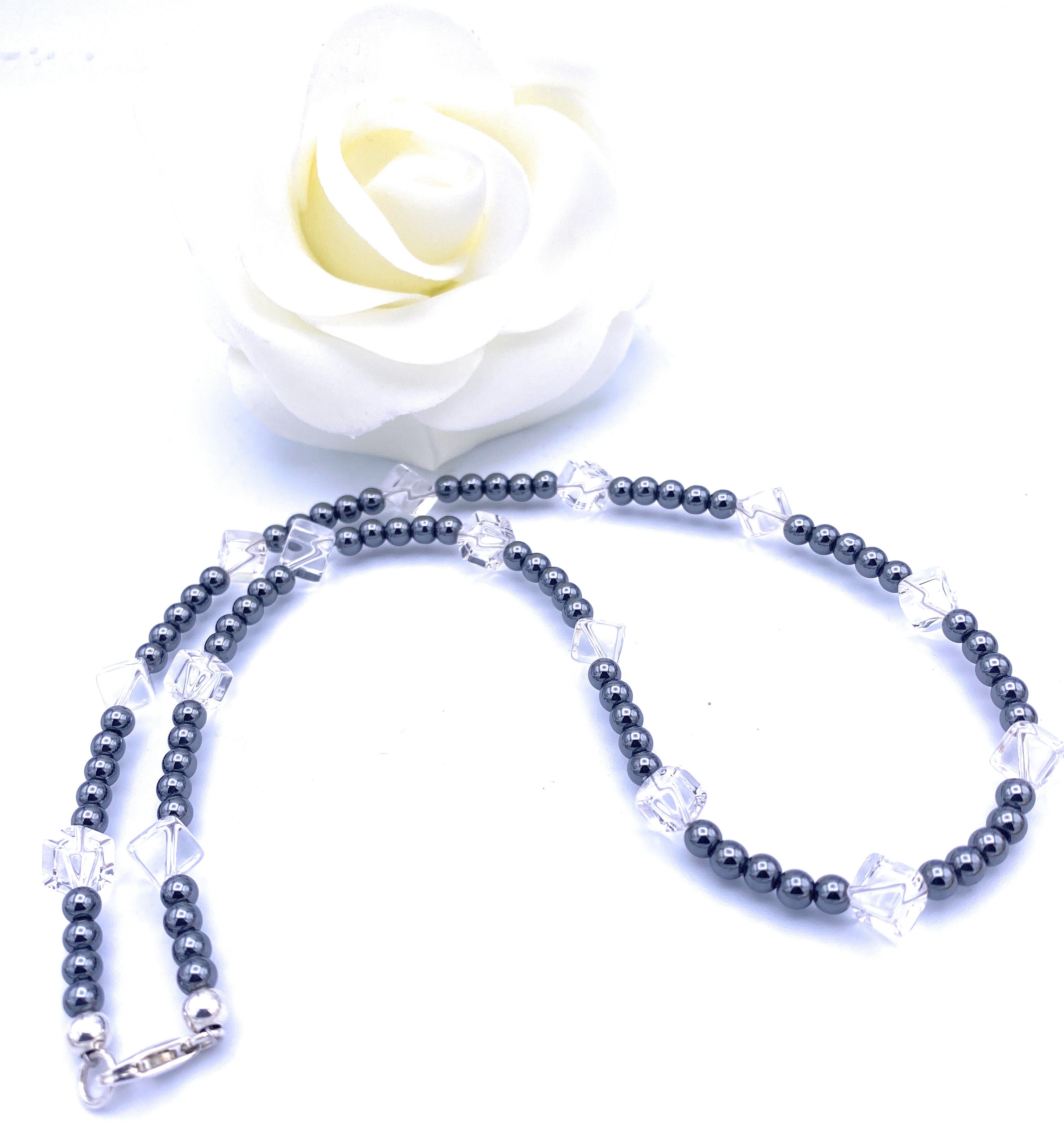 Hämatit Halskette 4mm mit Bergkristall-Würfel