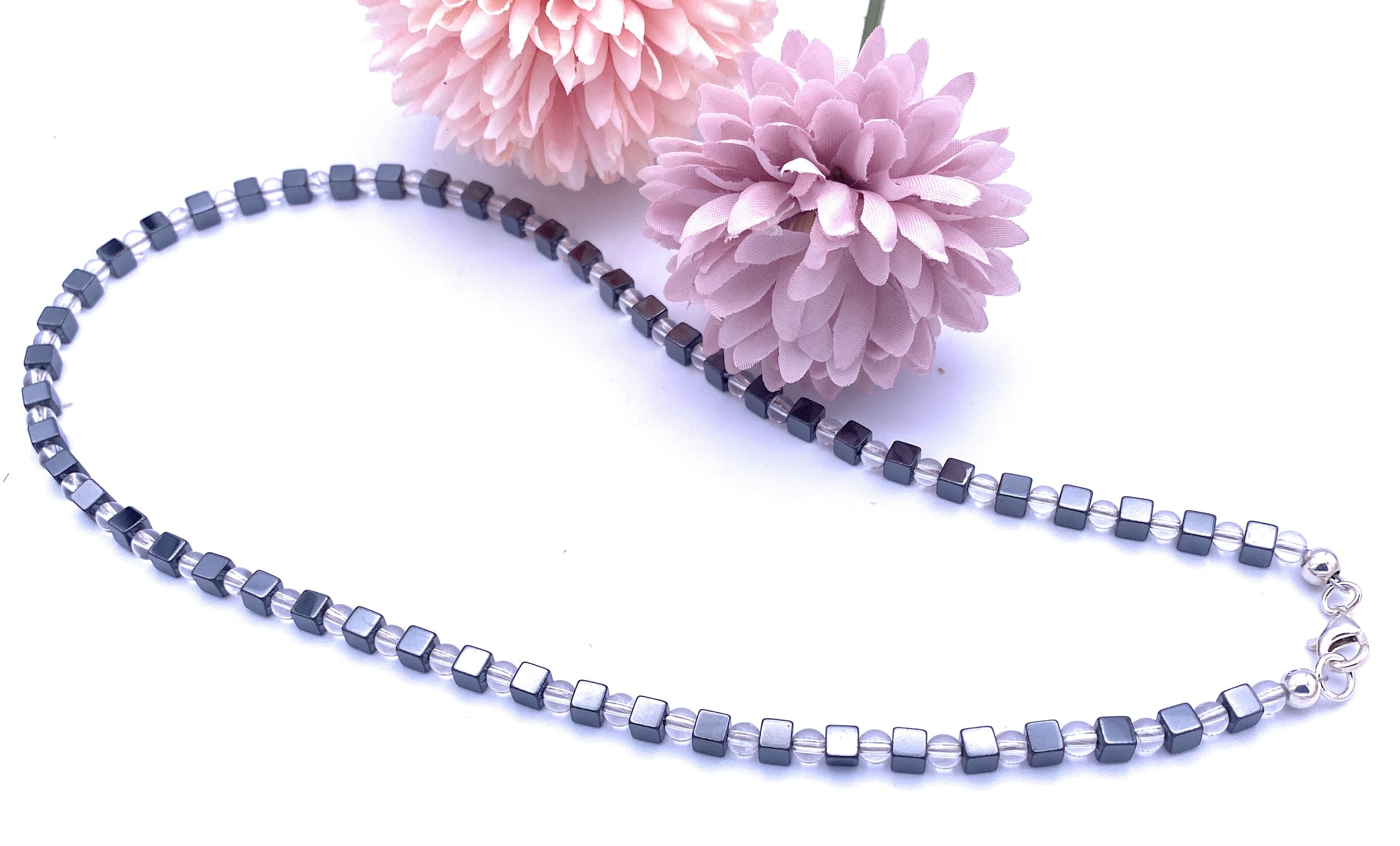 Hämatin Würfelkette mit Bergkristall 4mm