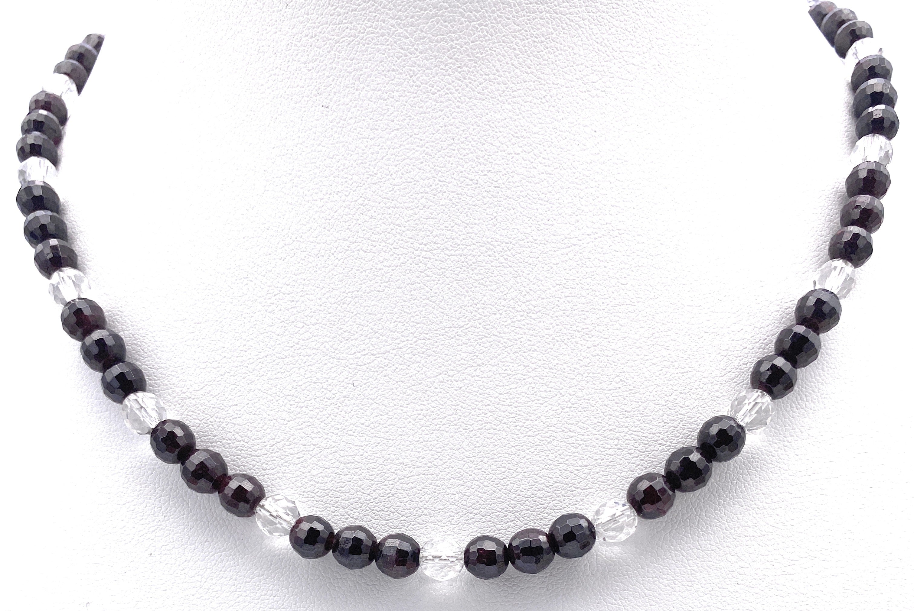 Facettierte Granat Halskette mit Bergkristall 6mm