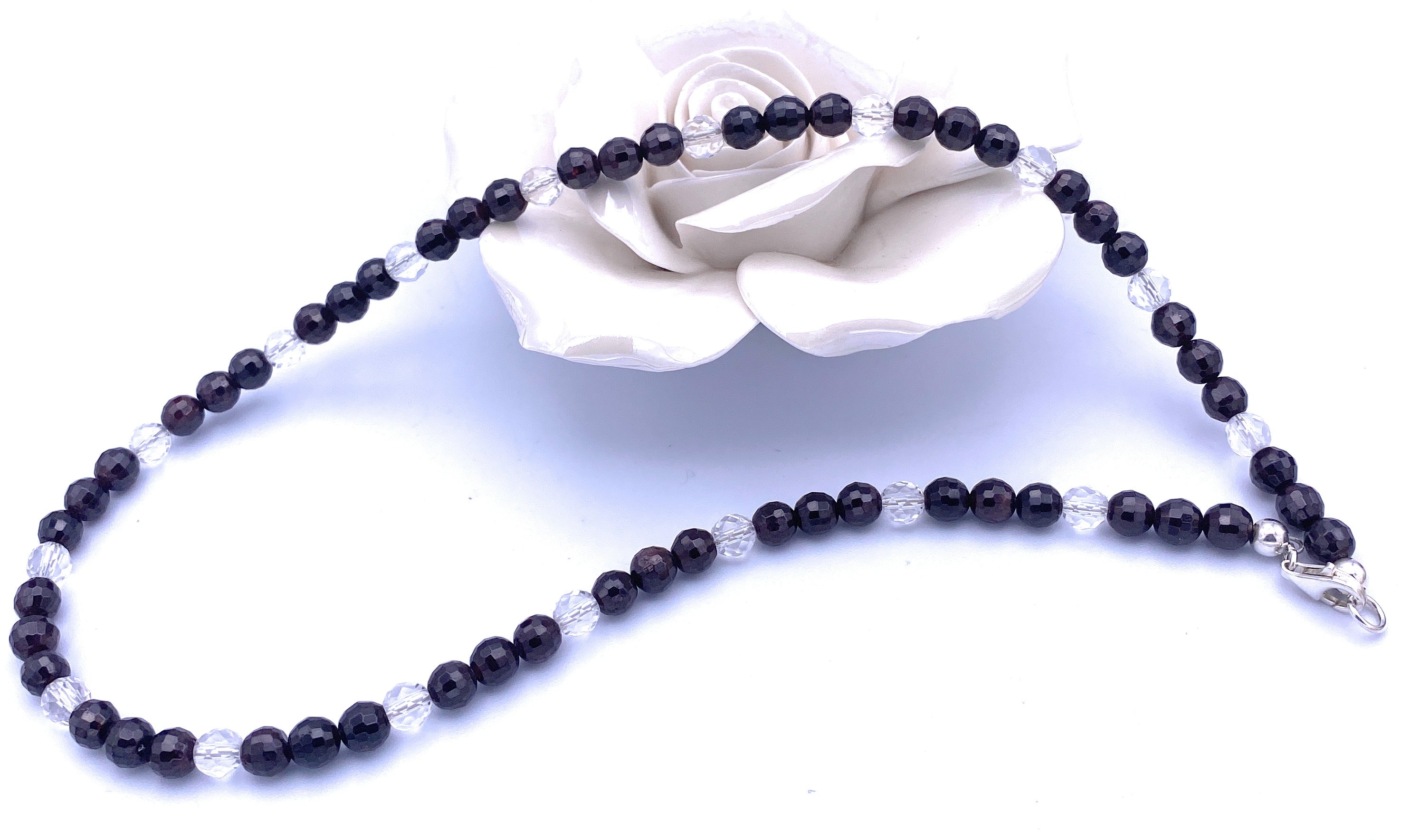 Facettierte Granat Halskette mit Bergkristall 6mm