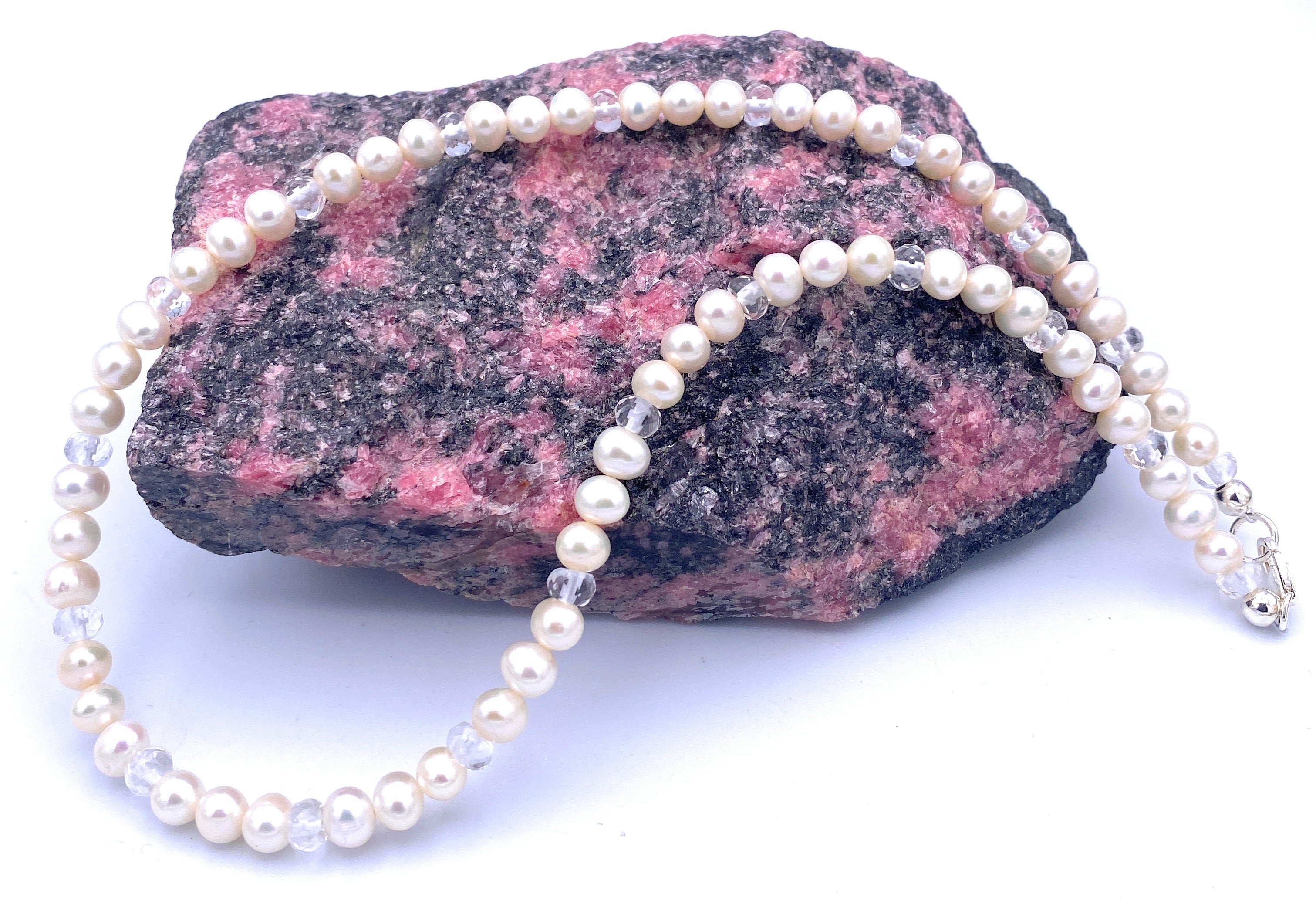 Süßwasserperlen Halskette 6mm mit facettierten Bergkristall Linsen