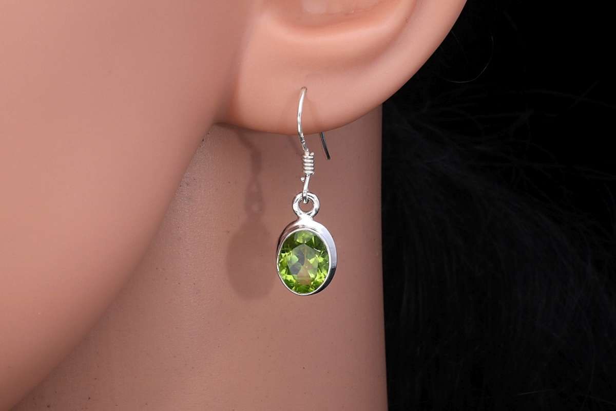 Ohrringe-Peridot-fac-oval-4351