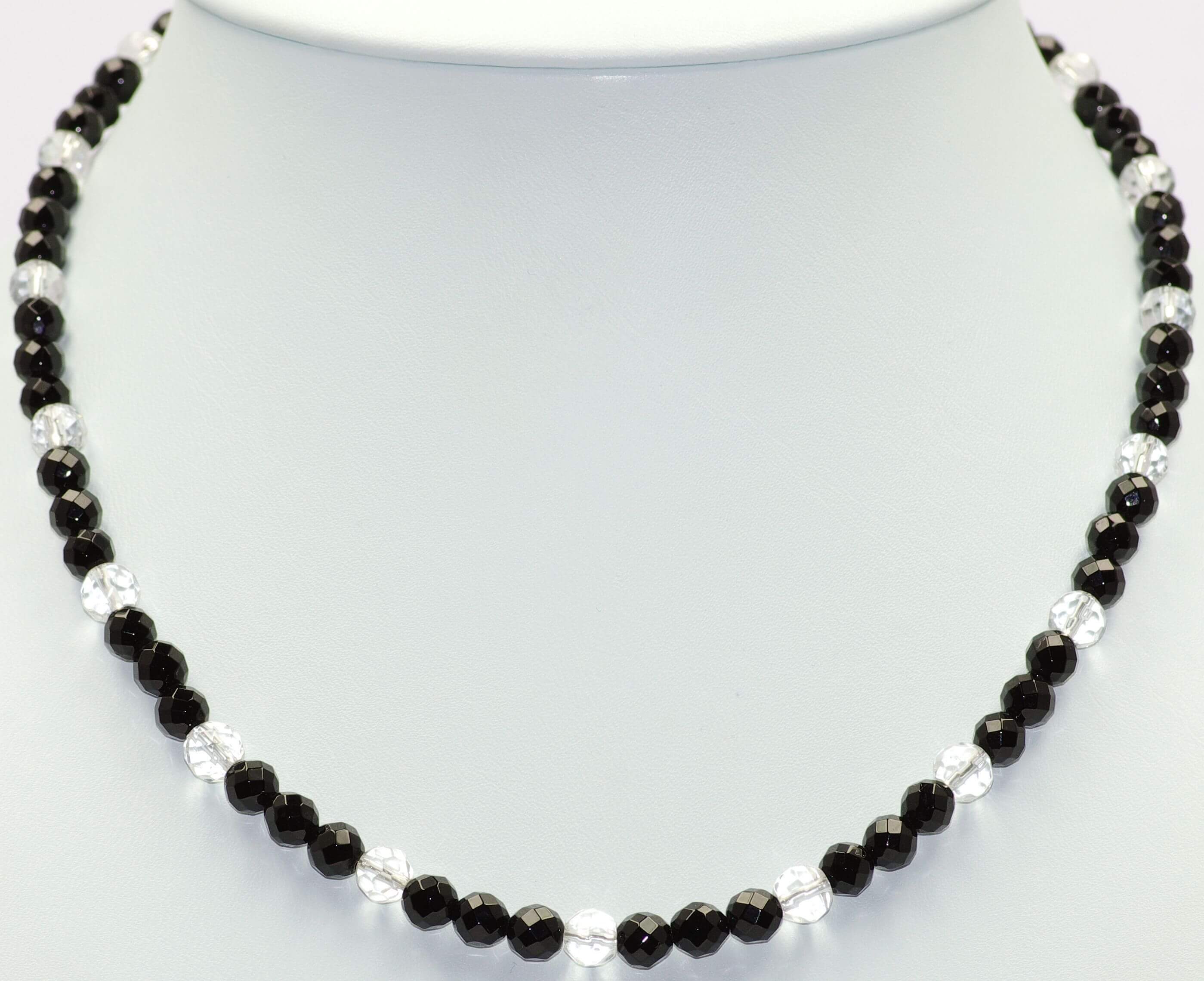 Onyx-Halskette-mit-Bergkristall57dea63c415fb