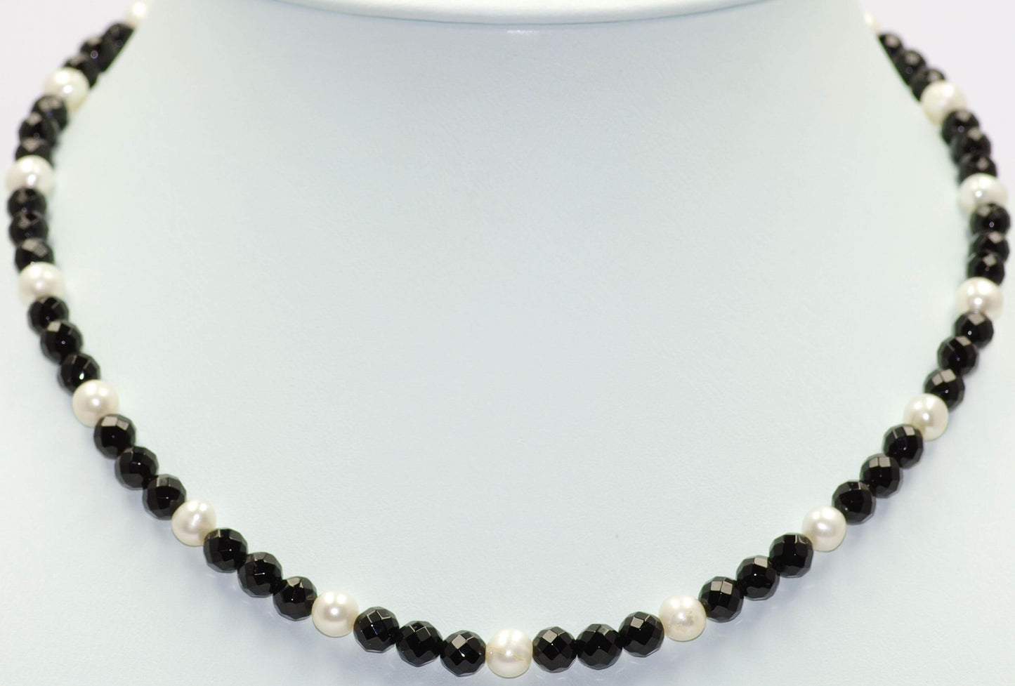 Onyx-Halskette-mit-S-sswasserperlen