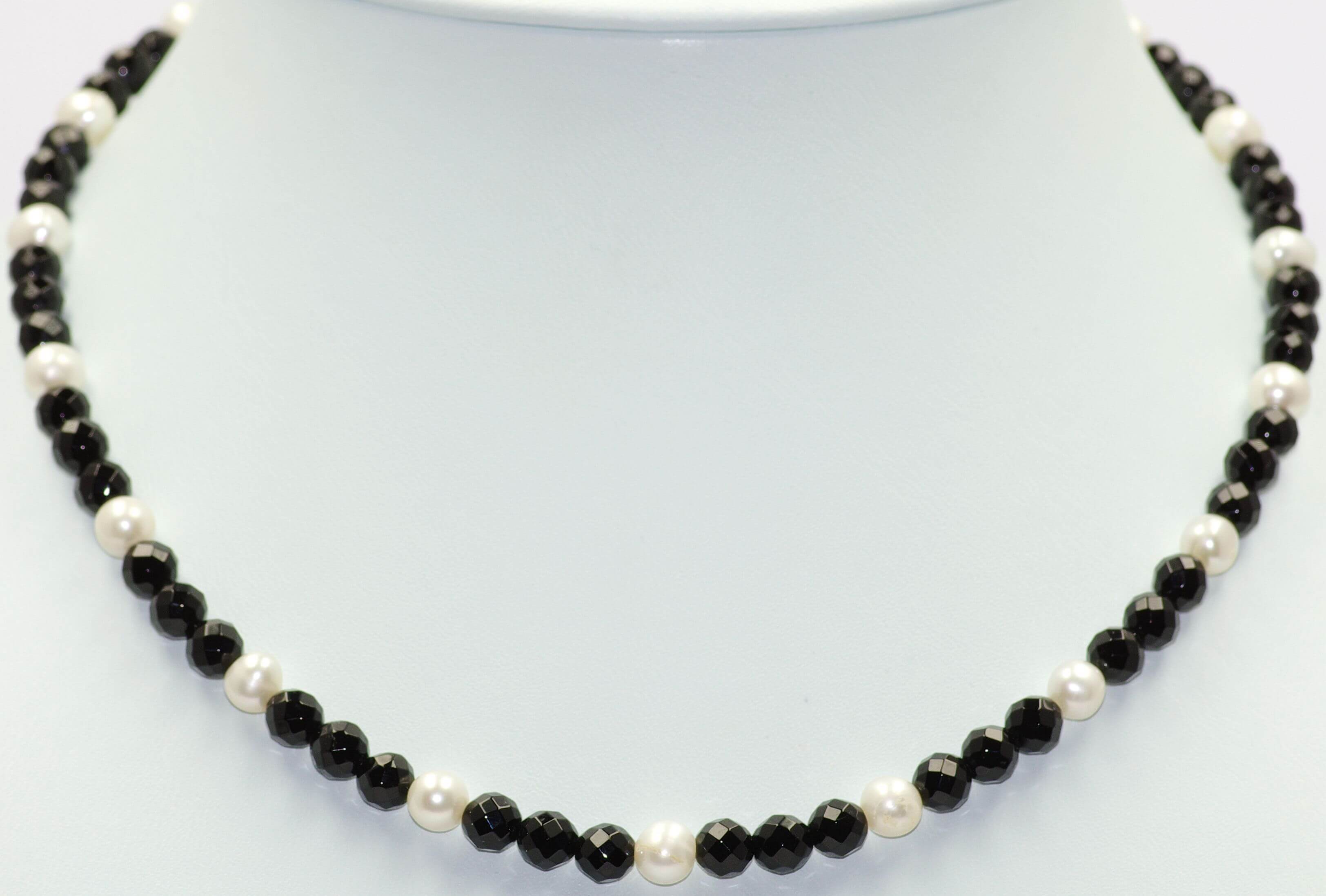 Onyx-Halskette-mit-S-sswasserperlen