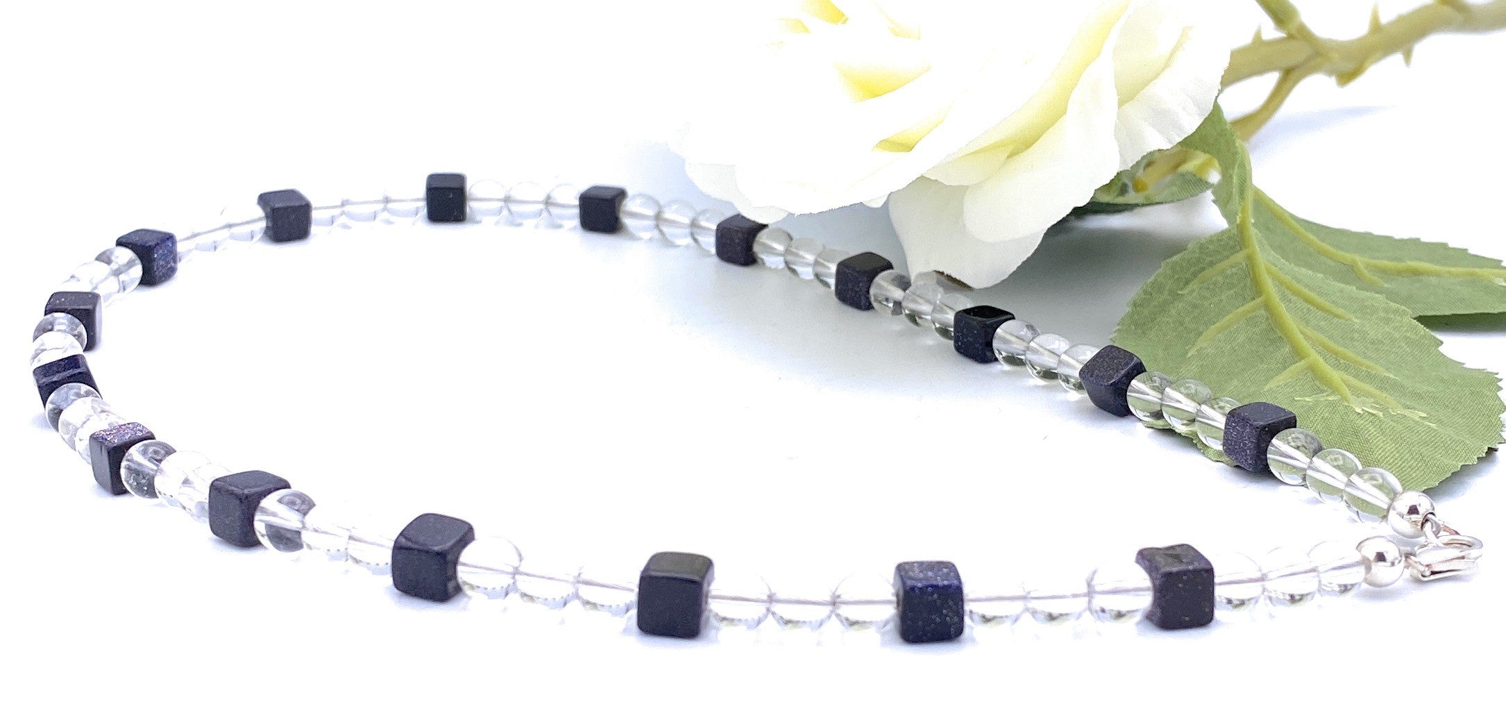 Bergkristall Kugel Halskette mit Blaufluss