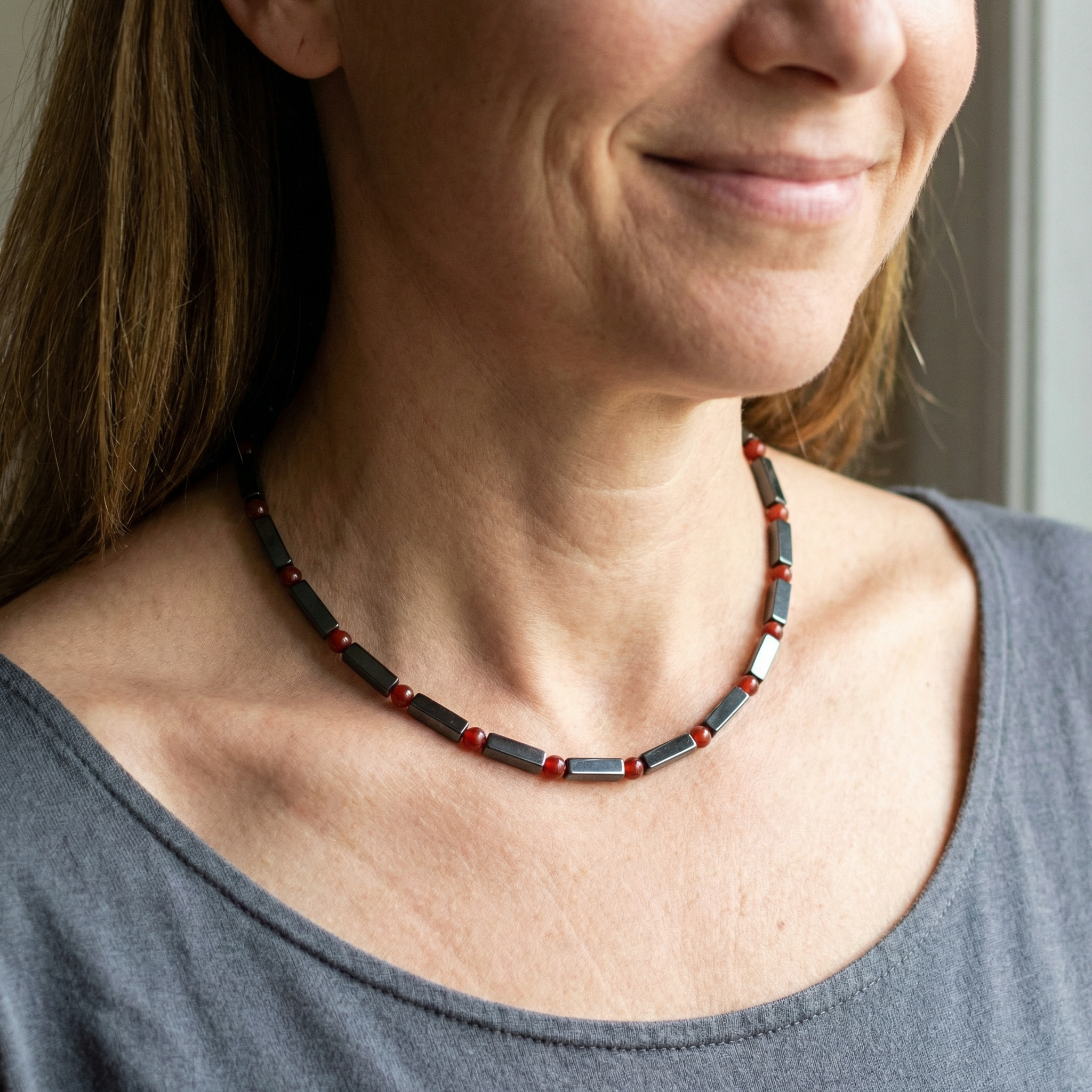 Hämatin Halskette mit Koralle