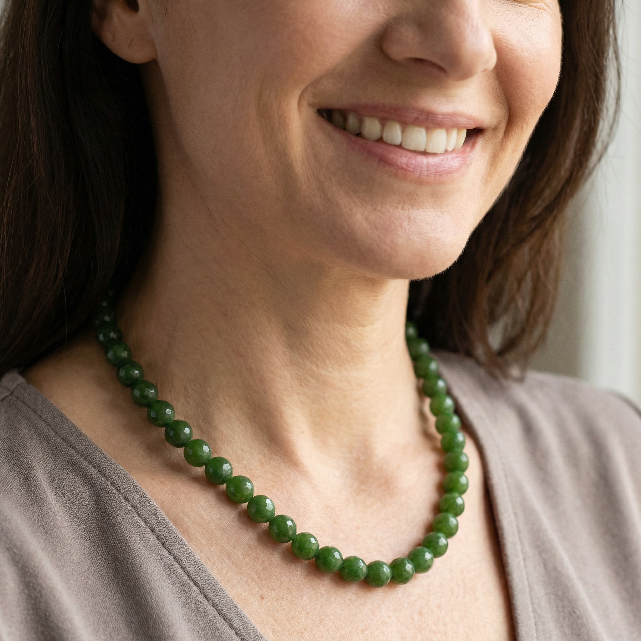 Facettierte Kanada-Jade Halskette 8 mm