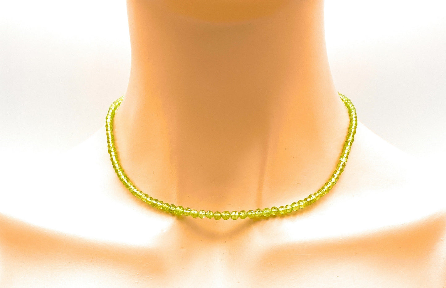 Facettierte Peridot Halskette 4mm