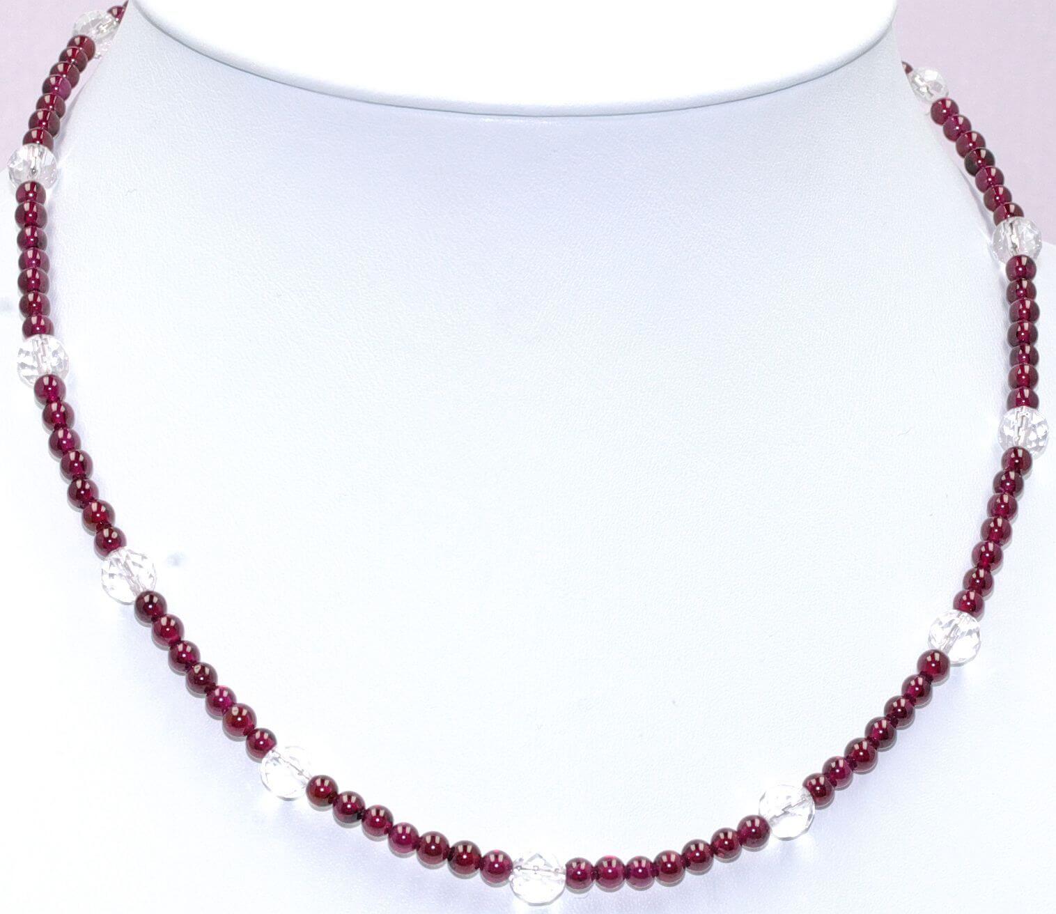 Granat-Halskette-mit-facettierten-Bergkristall-Kugeln
