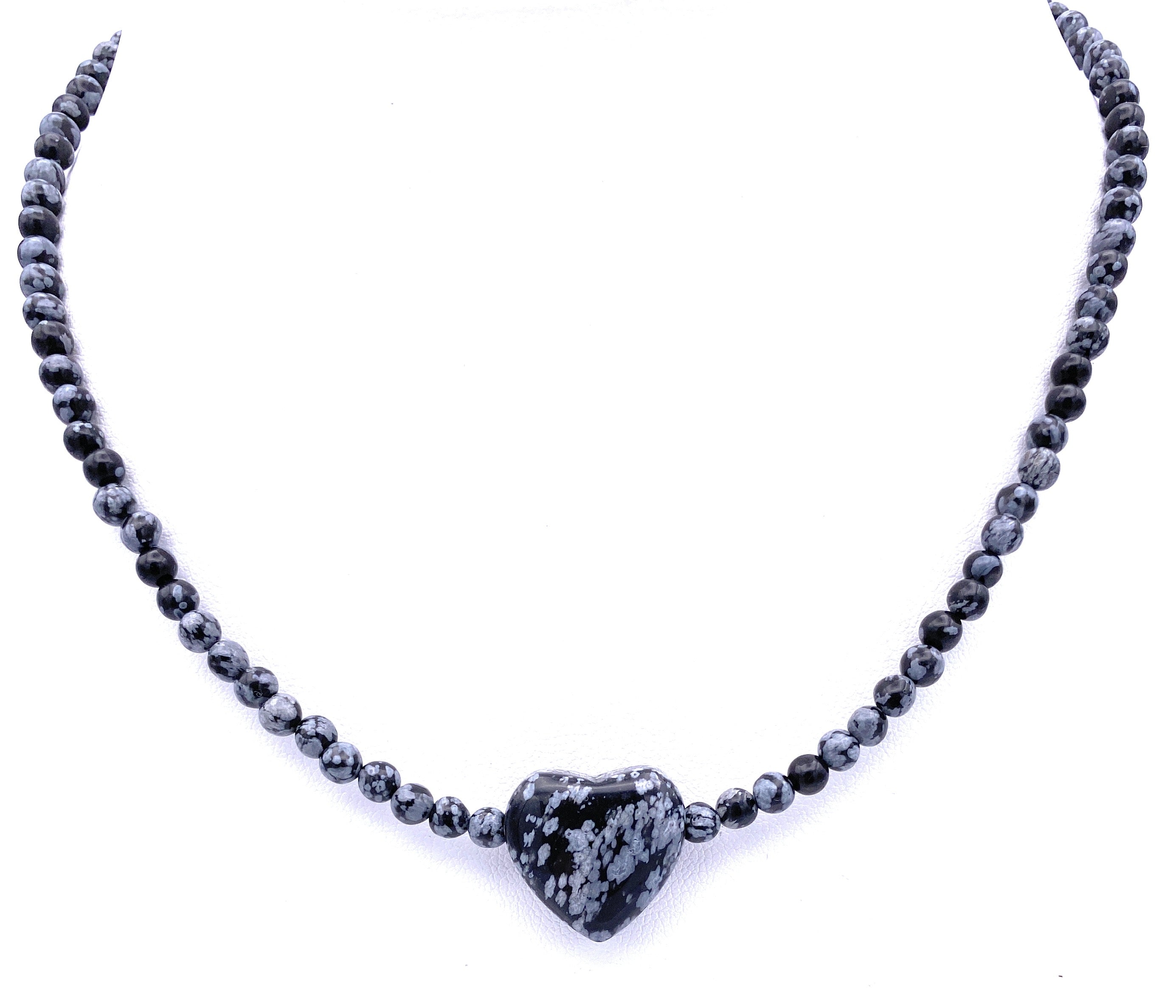 Schneeflocken-Obsidian Halskette mit Herz