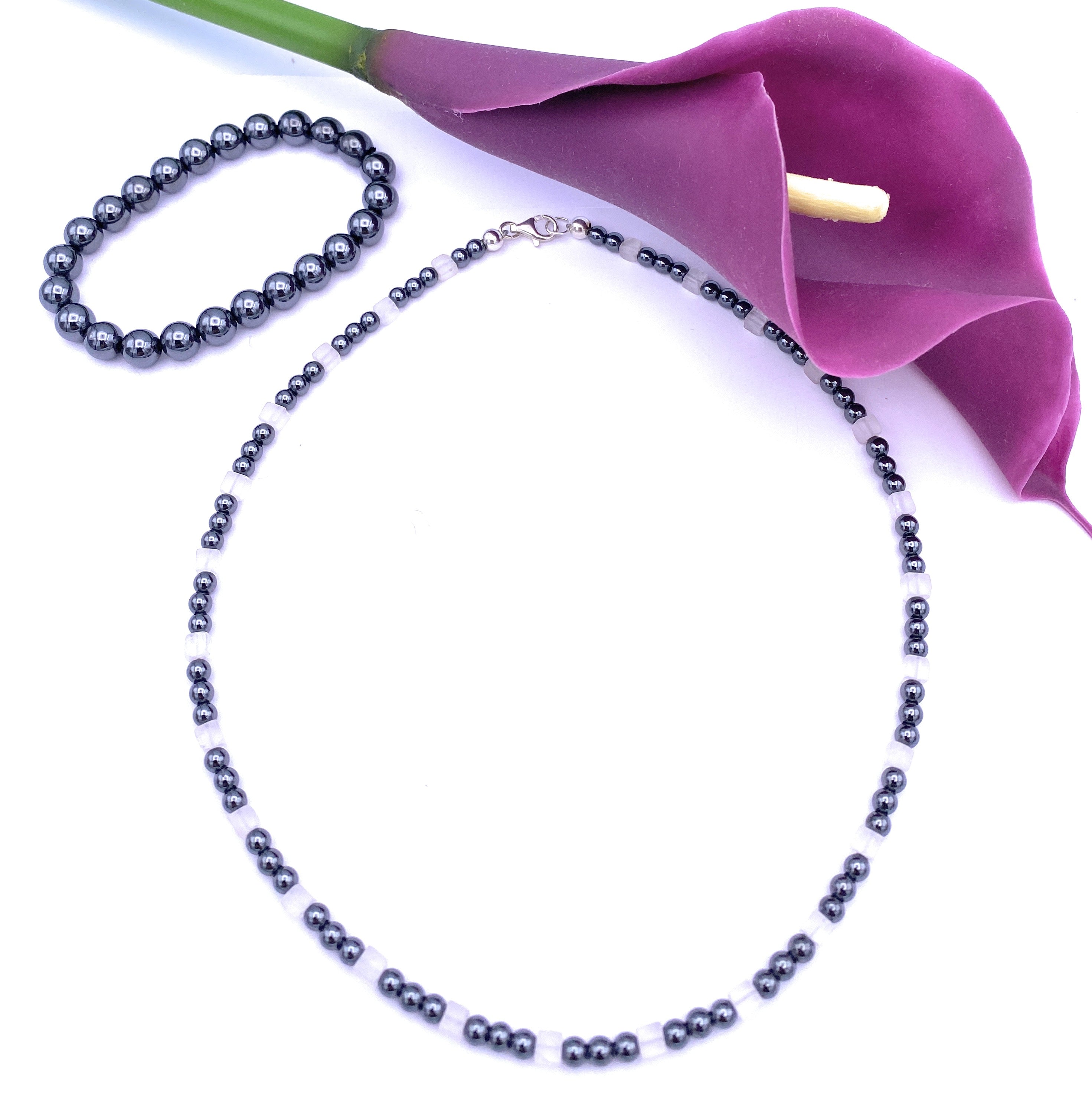 Hämatit Halskette 4mm mit kleinen Bergkristallen