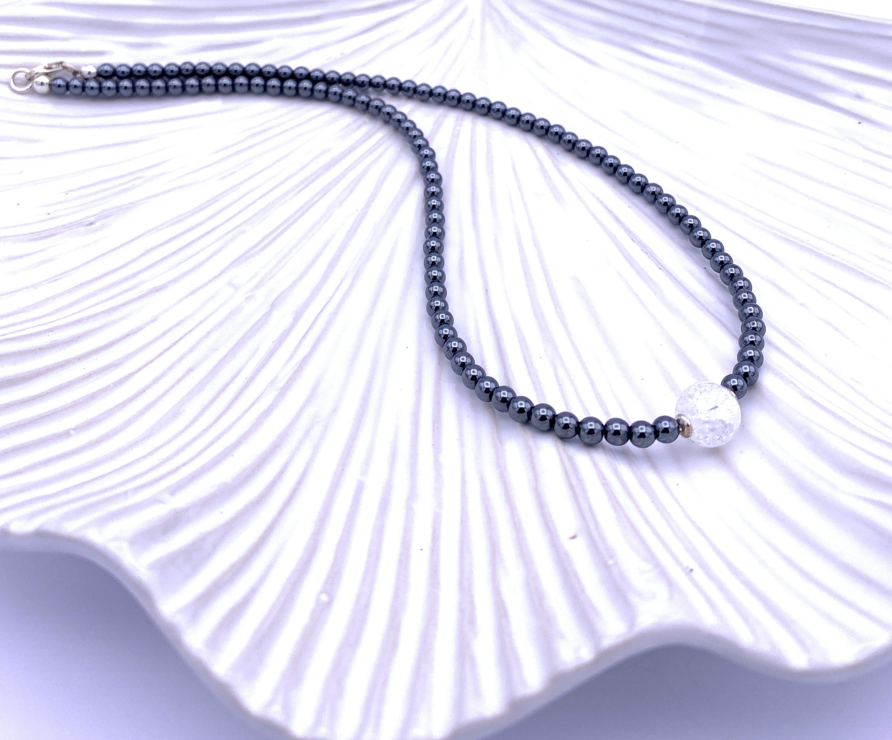 Hämatin Halskette mit Bergkristall Kugel