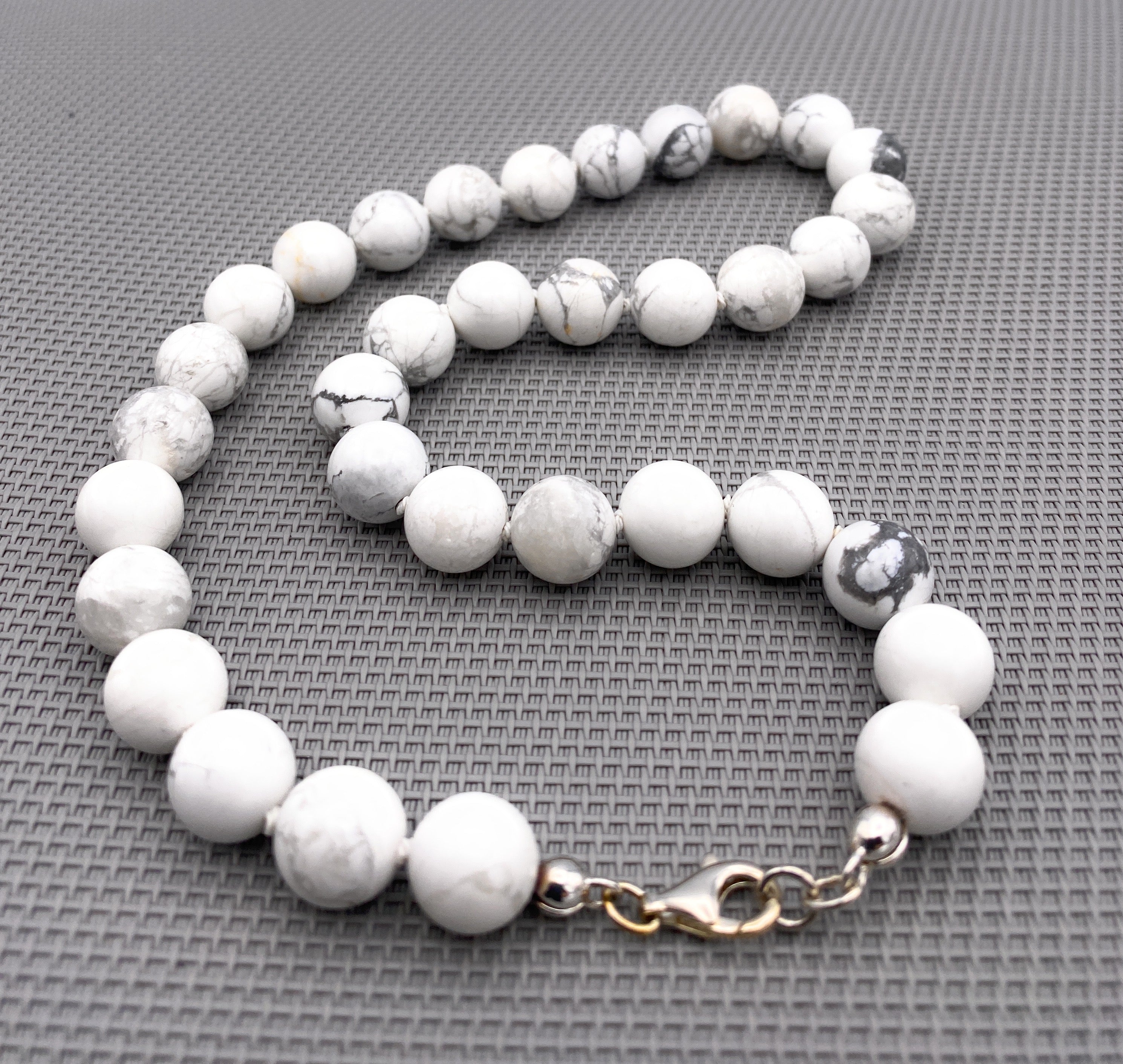 Magnesit Halskette 12 mm