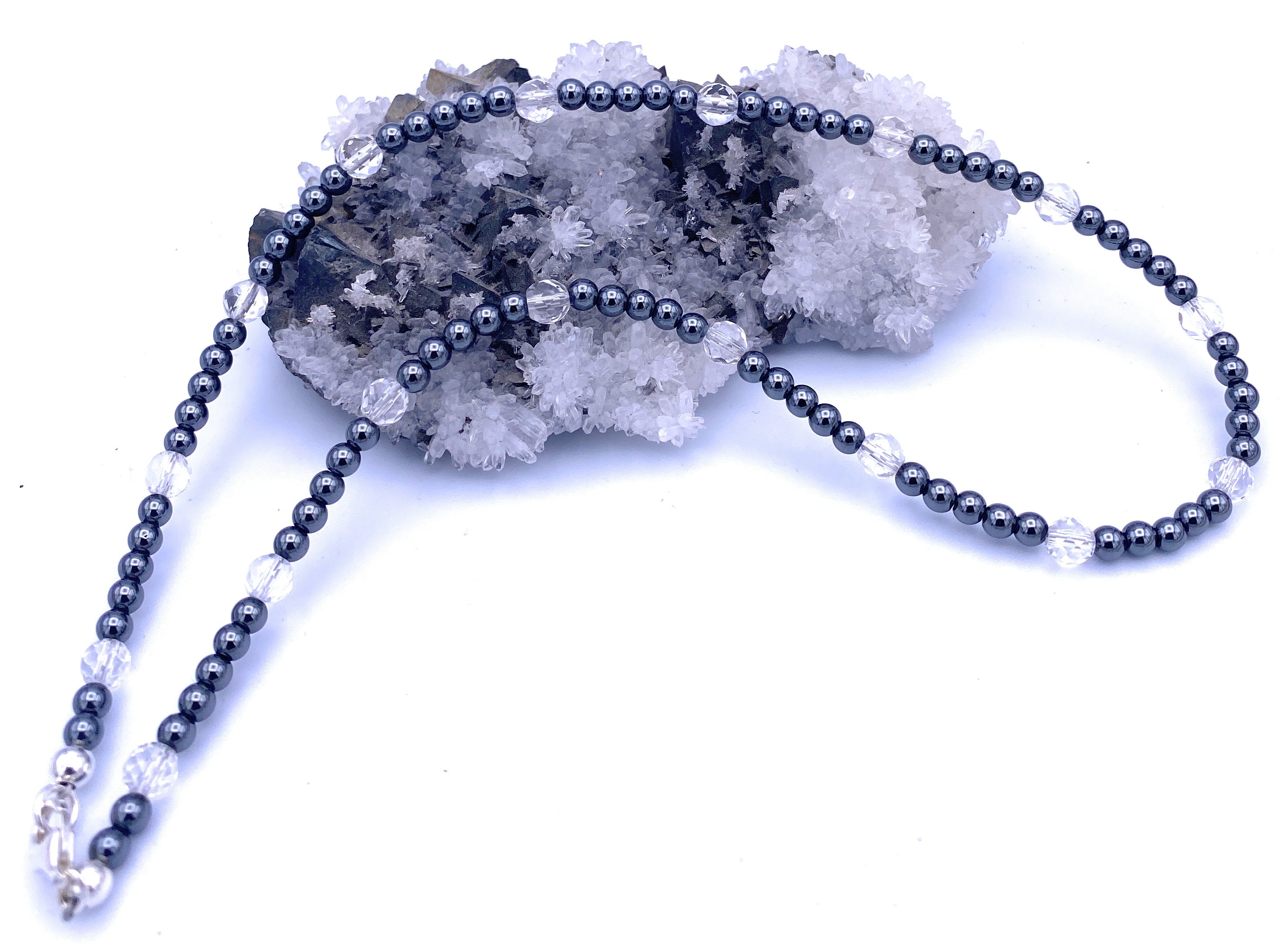 Hämatin Halskette 4mm mit Bergkristall