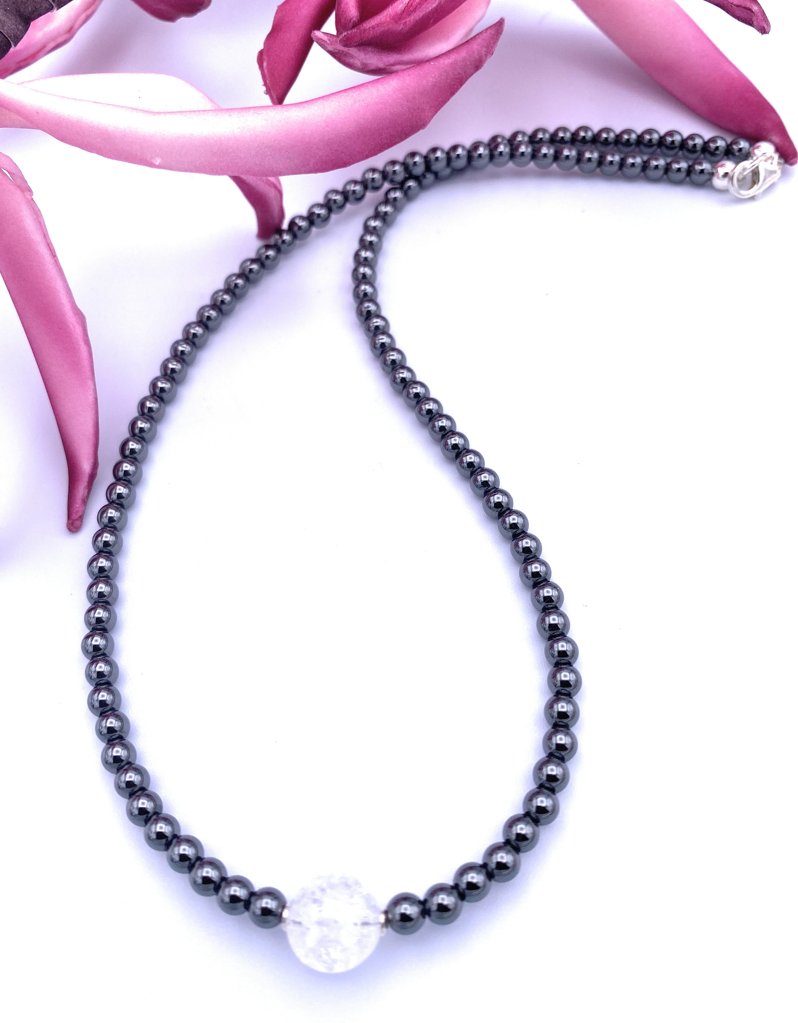 Hämatin Halskette mit Bergkristall Kugel