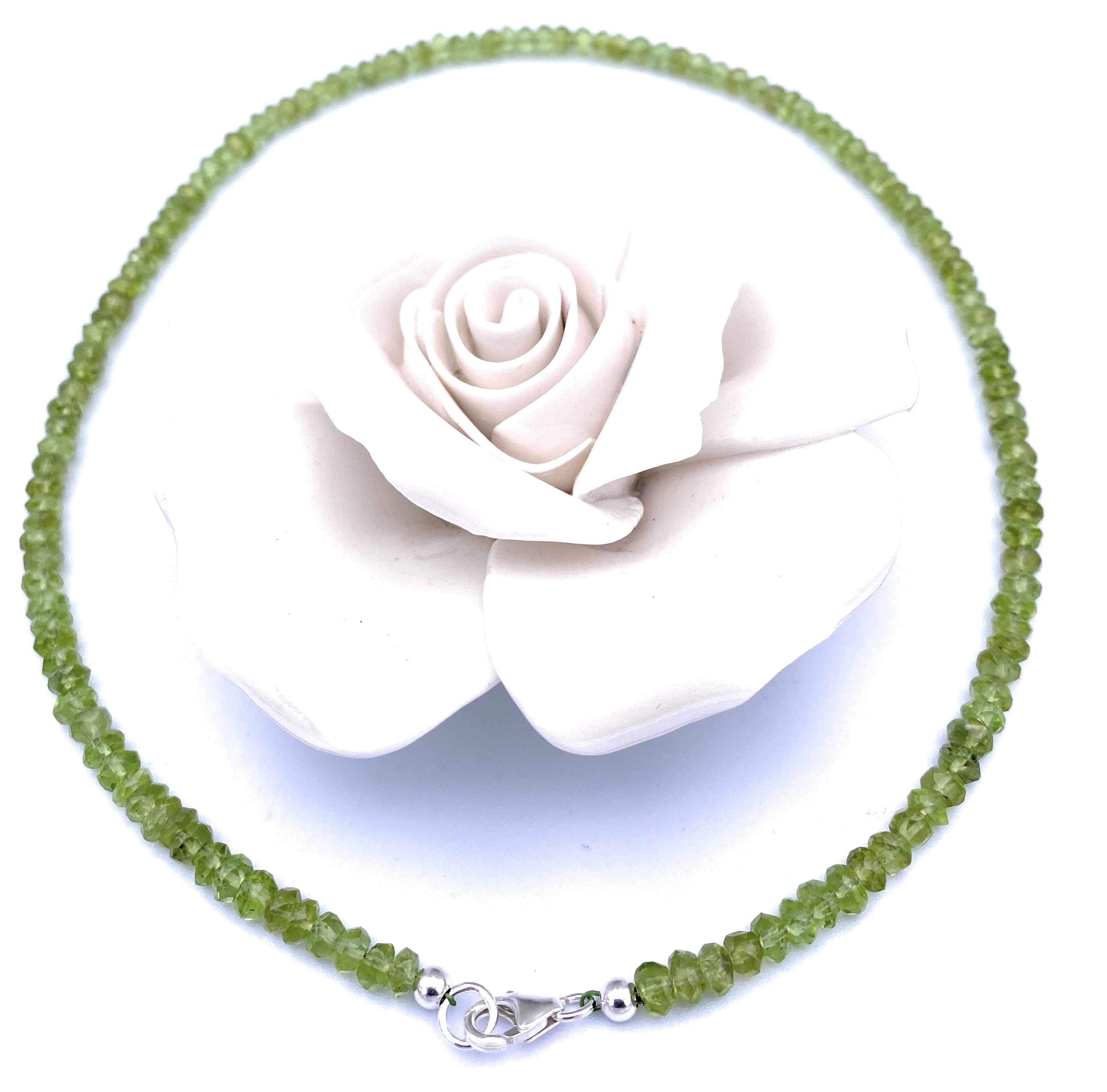 Peridot Halskette "Frühlingsblüher"