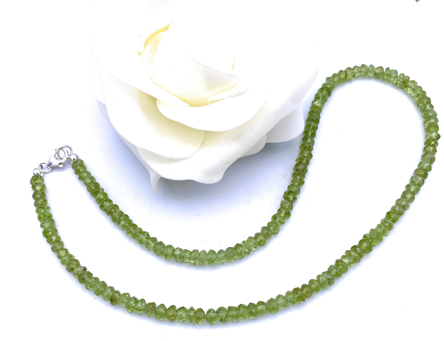 Peridot Halskette "Frühlingsblüher"