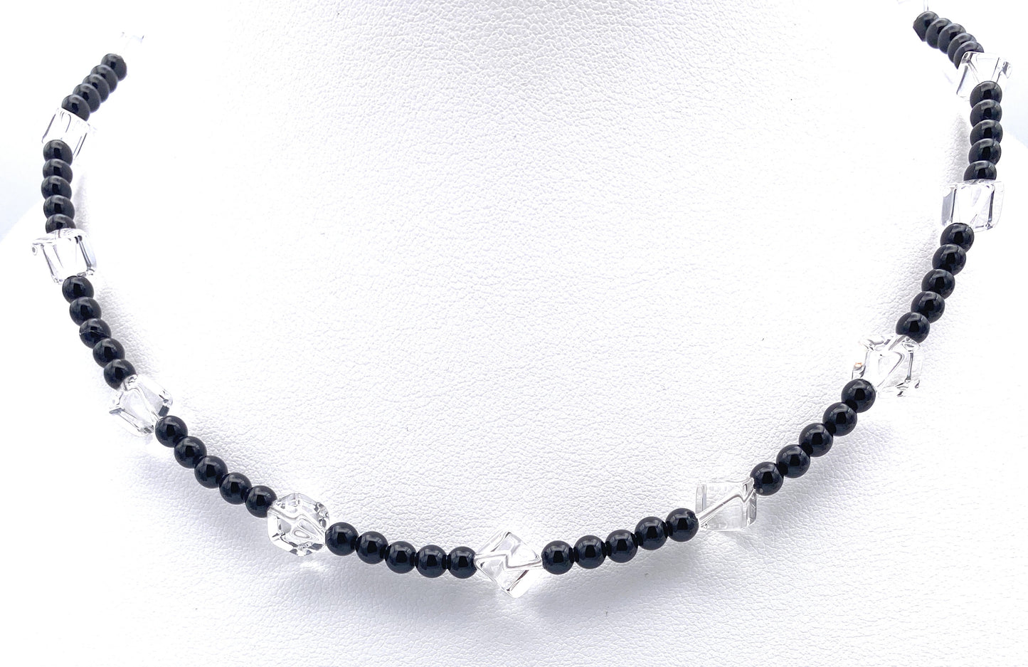 Onyx Halskette 4mm mit Bergkristall Würfel