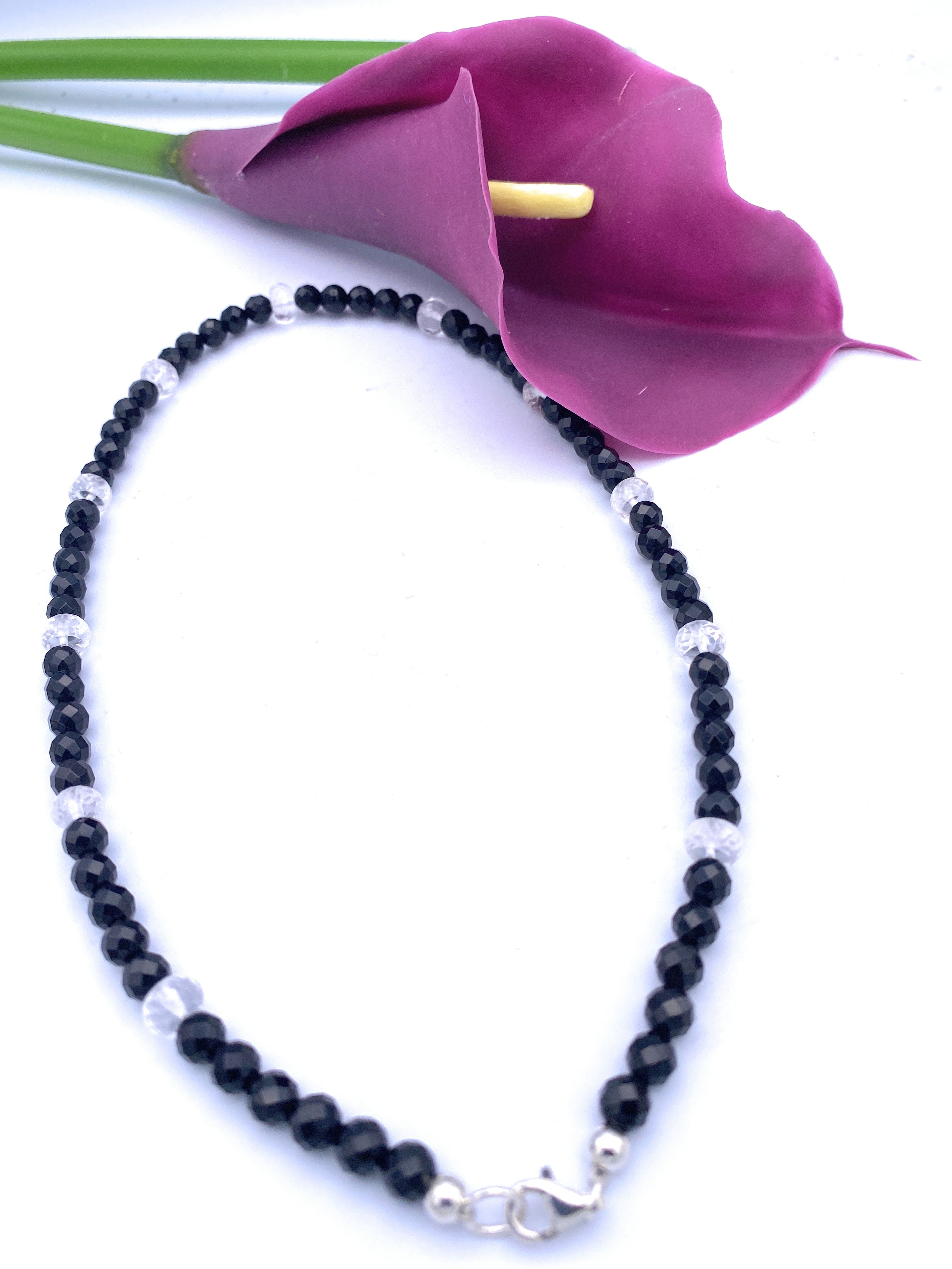 Onyx Halskette mit facettierten Bergkristall Linsen