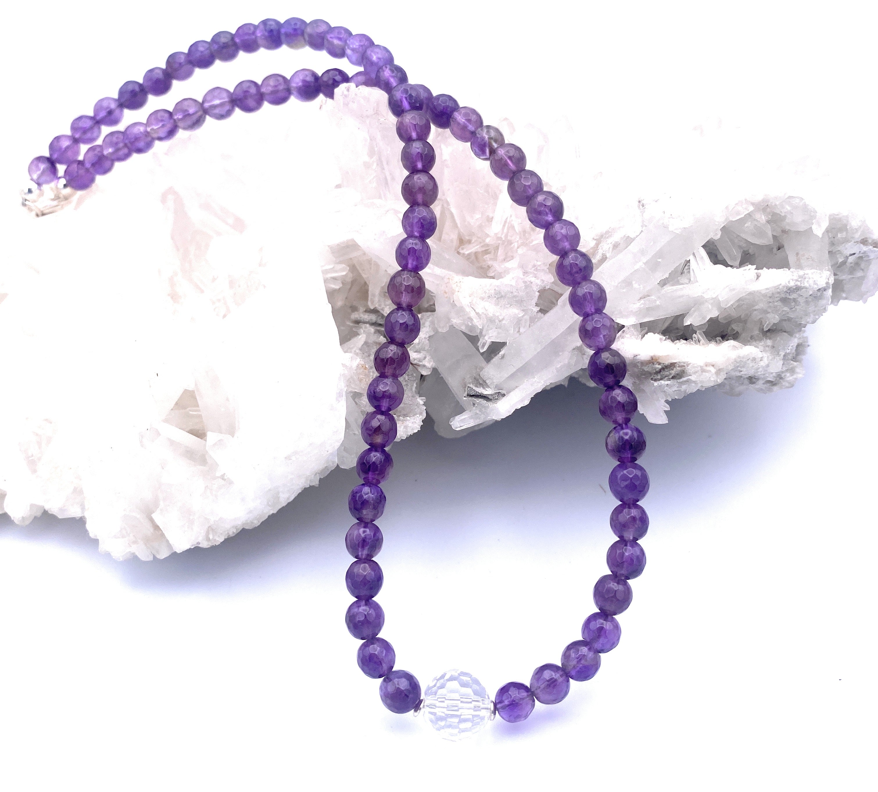 Facettierte Amethyst Halskette 6mm mit Bergkristall Kugel