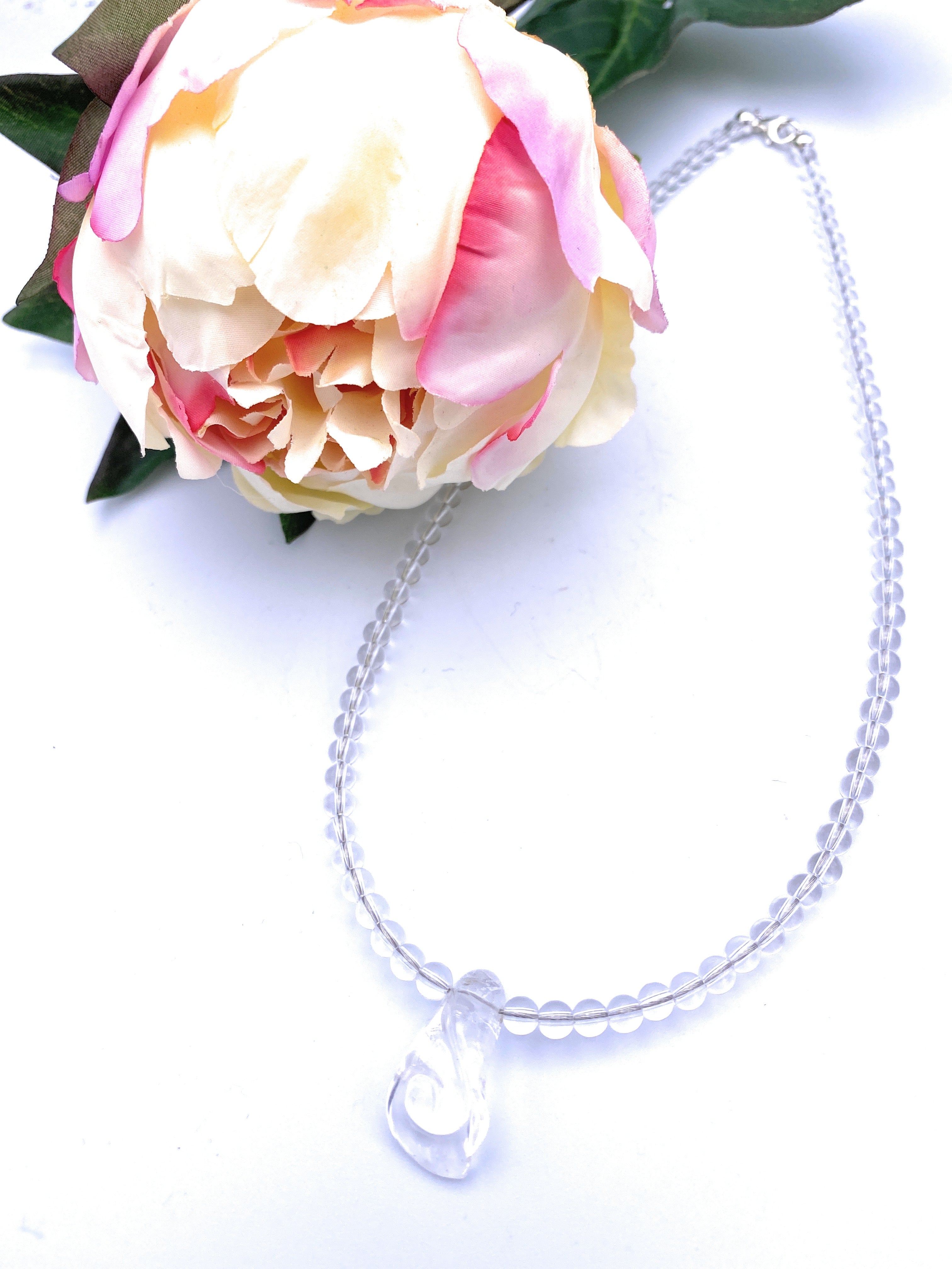Bergkristall Halskette 4mm mit Blume