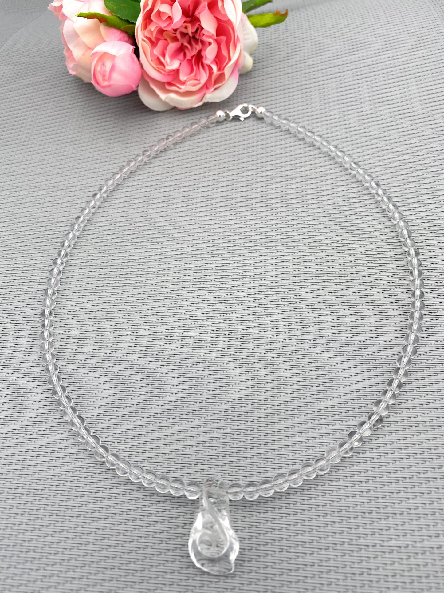 Bergkristall Halskette 4mm mit Blume