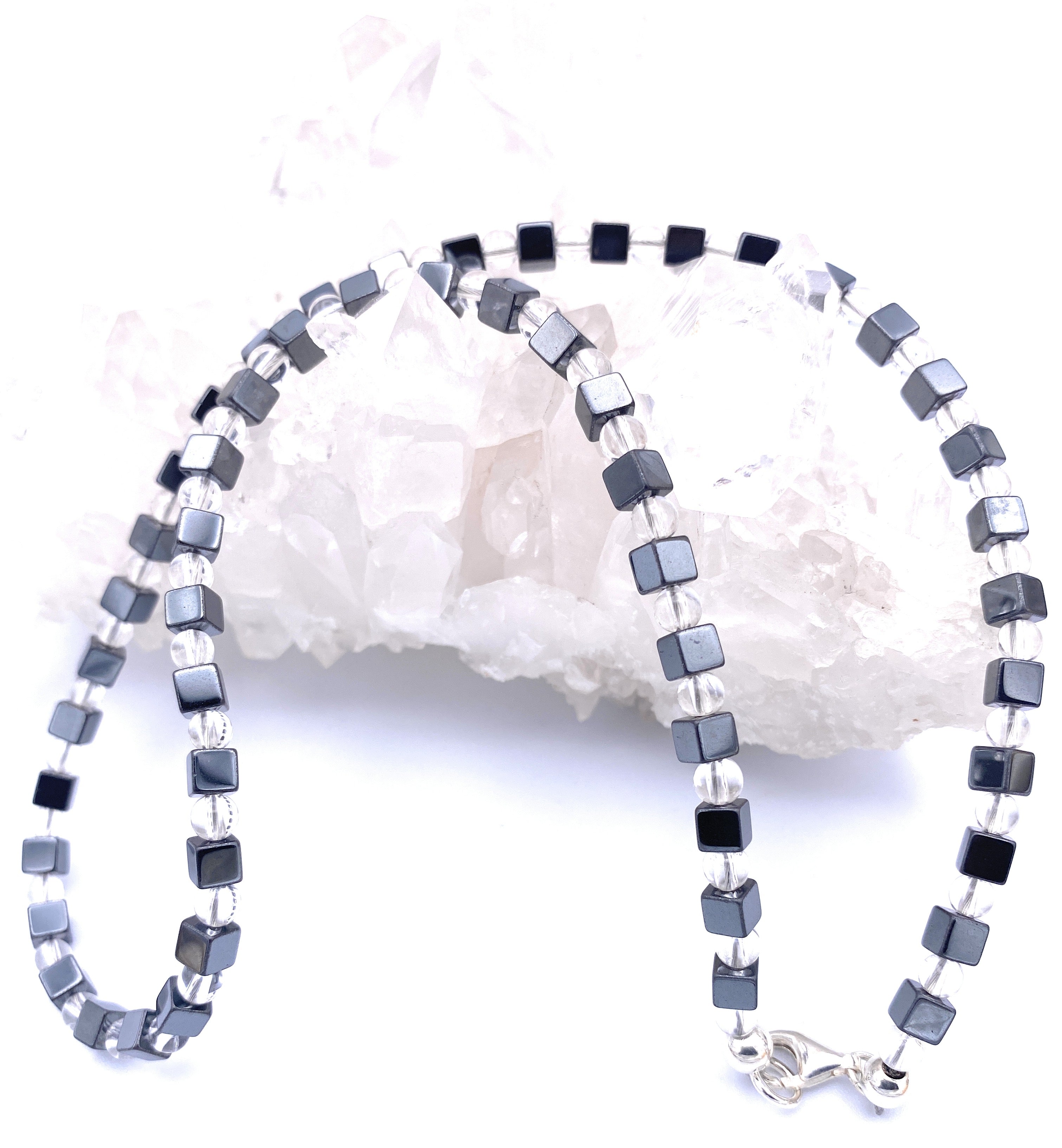 Hämatin Würfelkette mit Bergkristall 4mm