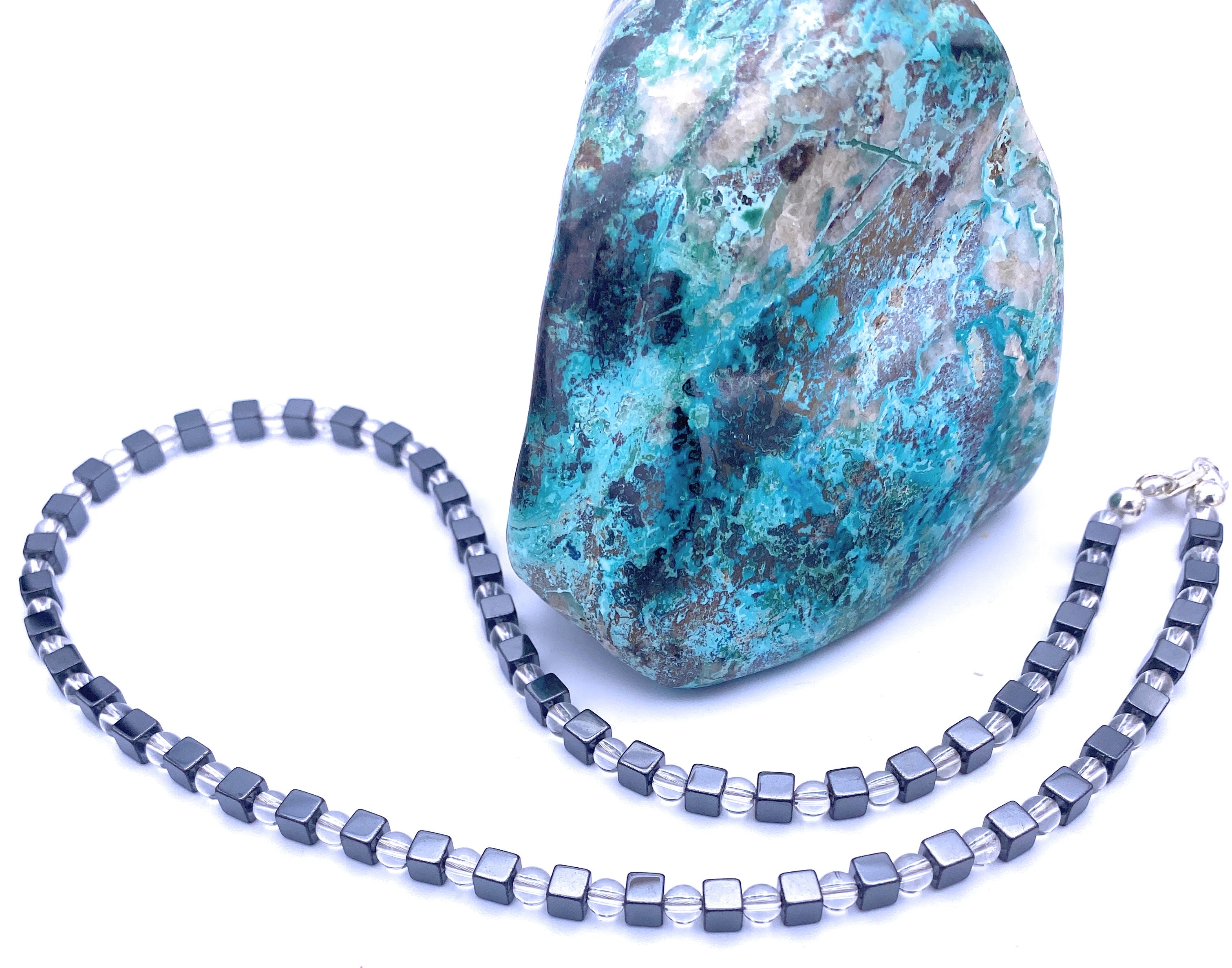 Hämatin Würfelkette mit Bergkristall 4mm